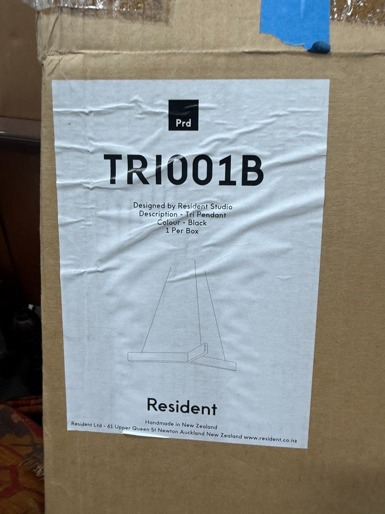 Resident Studio Tri LED Pendant Light Matte Black New In Box TRI001B NZ