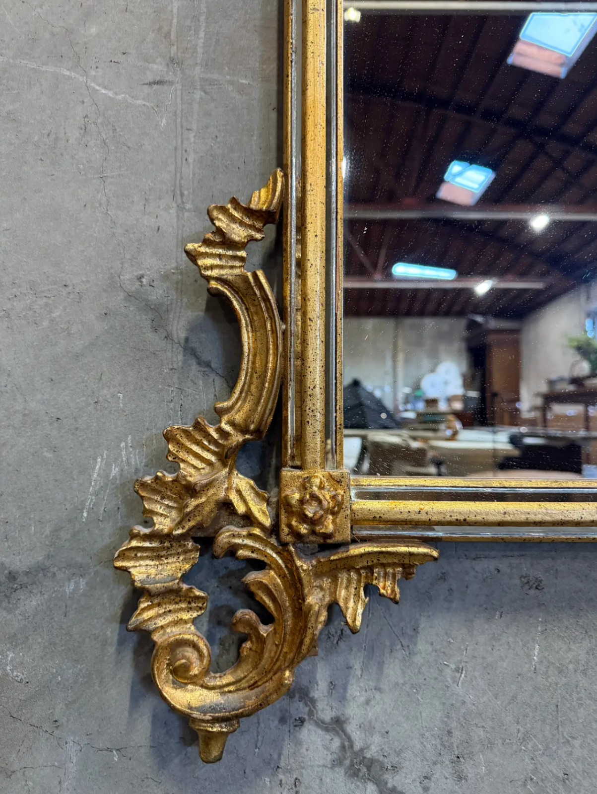 Vintage Italian Rococo Giltwood Wall Mirror, 1950s–70s – Ornate Carved Gold Leaf