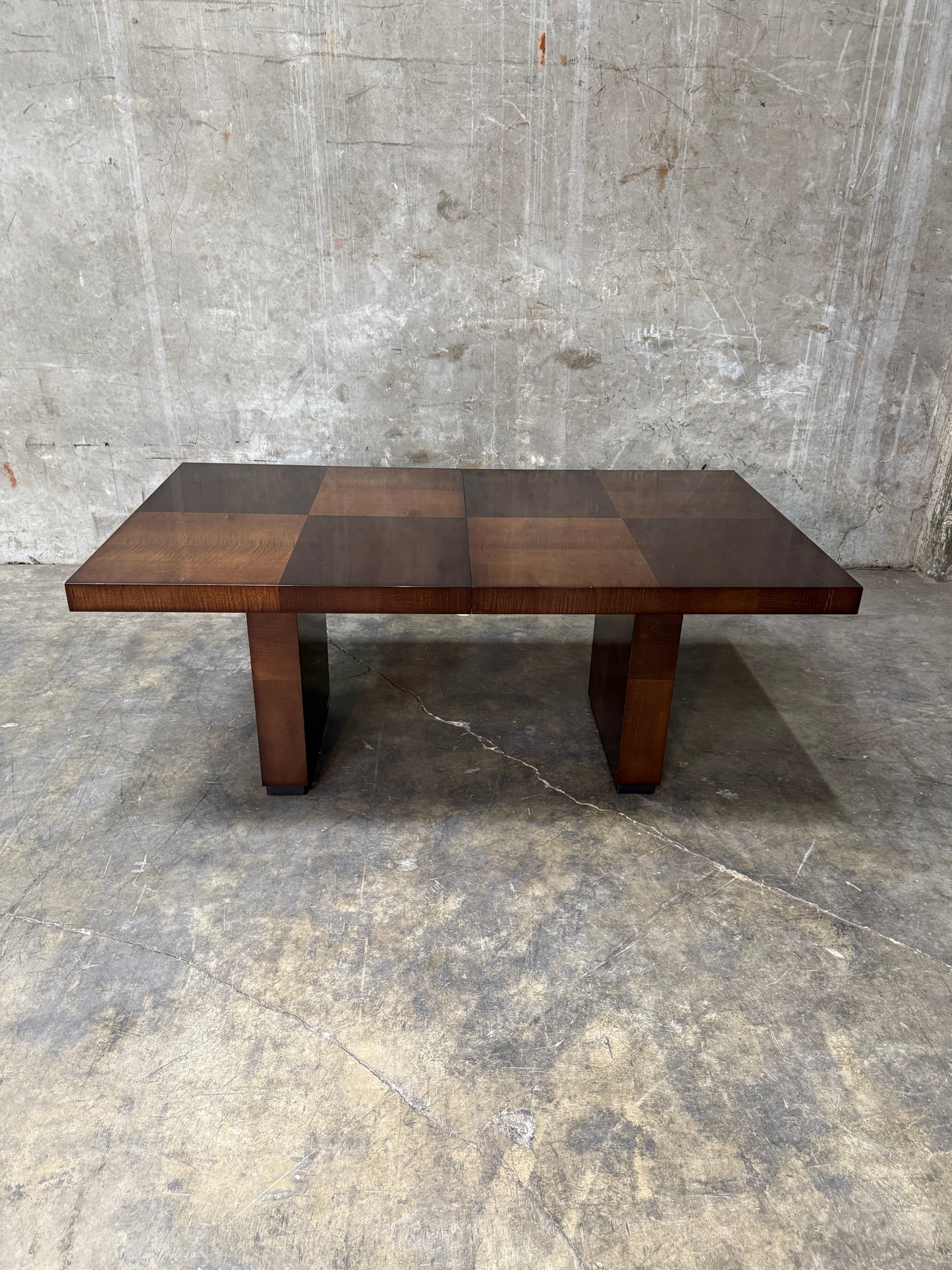 Hugues Chevalier ""Tamara"" Extendable Dining Table - High-Gloss Sycamore