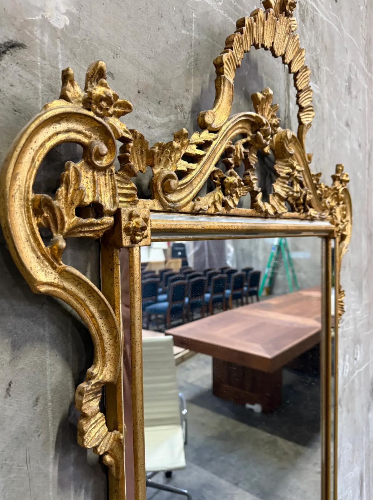 Vintage Italian Rococo Giltwood Wall Mirror, 1950s–70s – Ornate Carved Gold Leaf