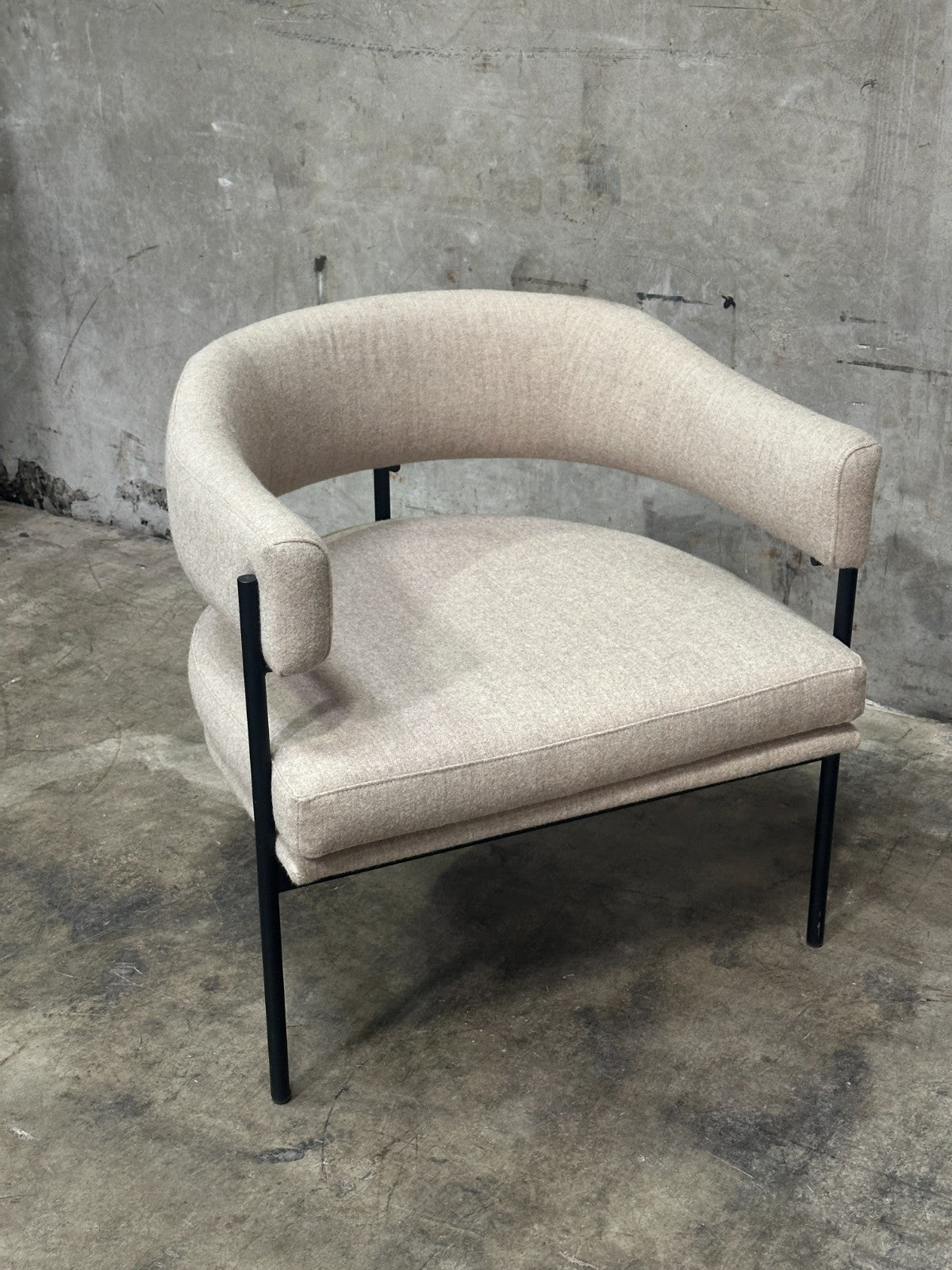 Resident Isabella Chair Upholstered Hallingdal 65 by Kvadrat 0110