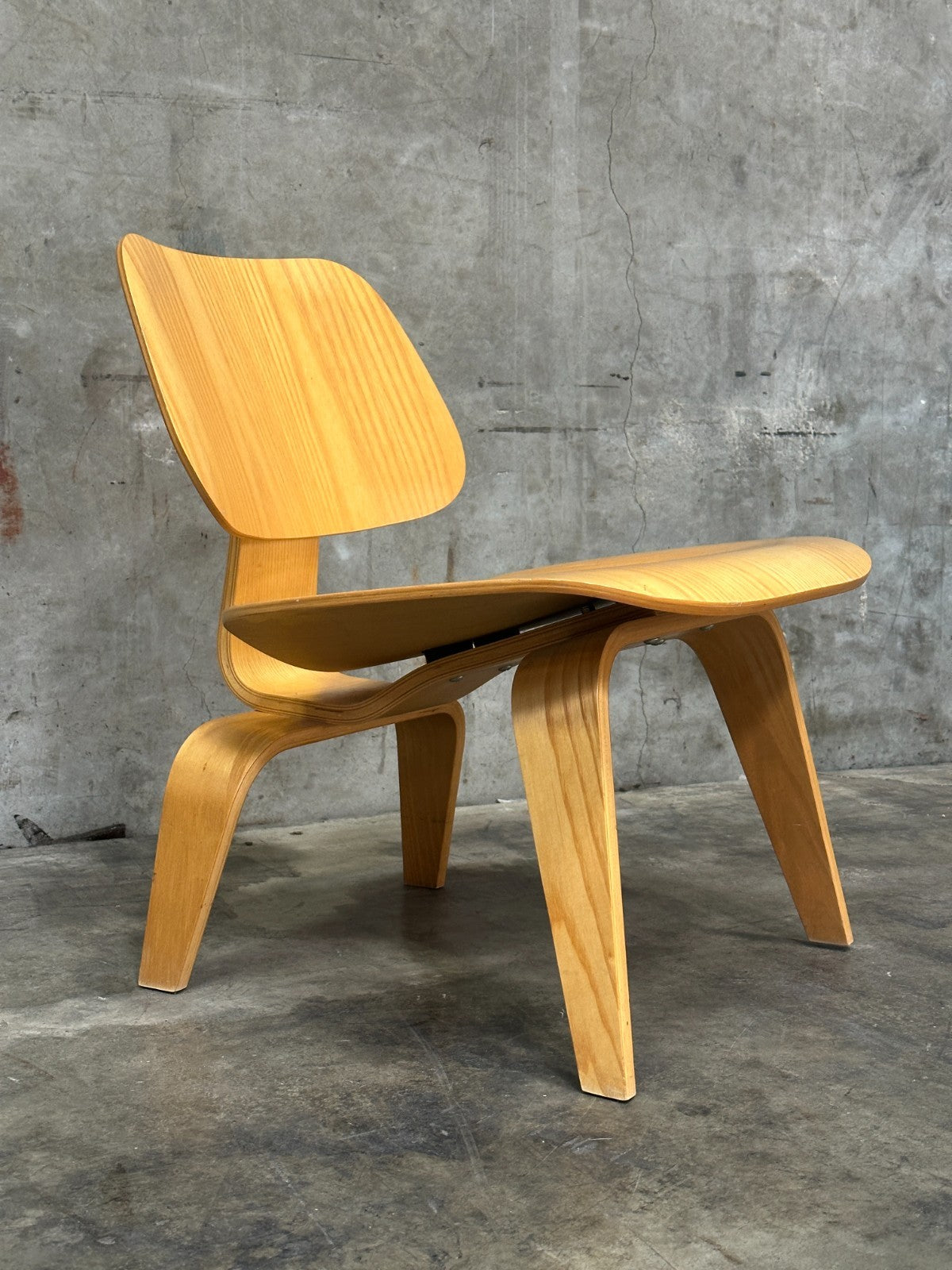 Herman Miller Eames LCW Lounge Chair 2006 Molded Plywood