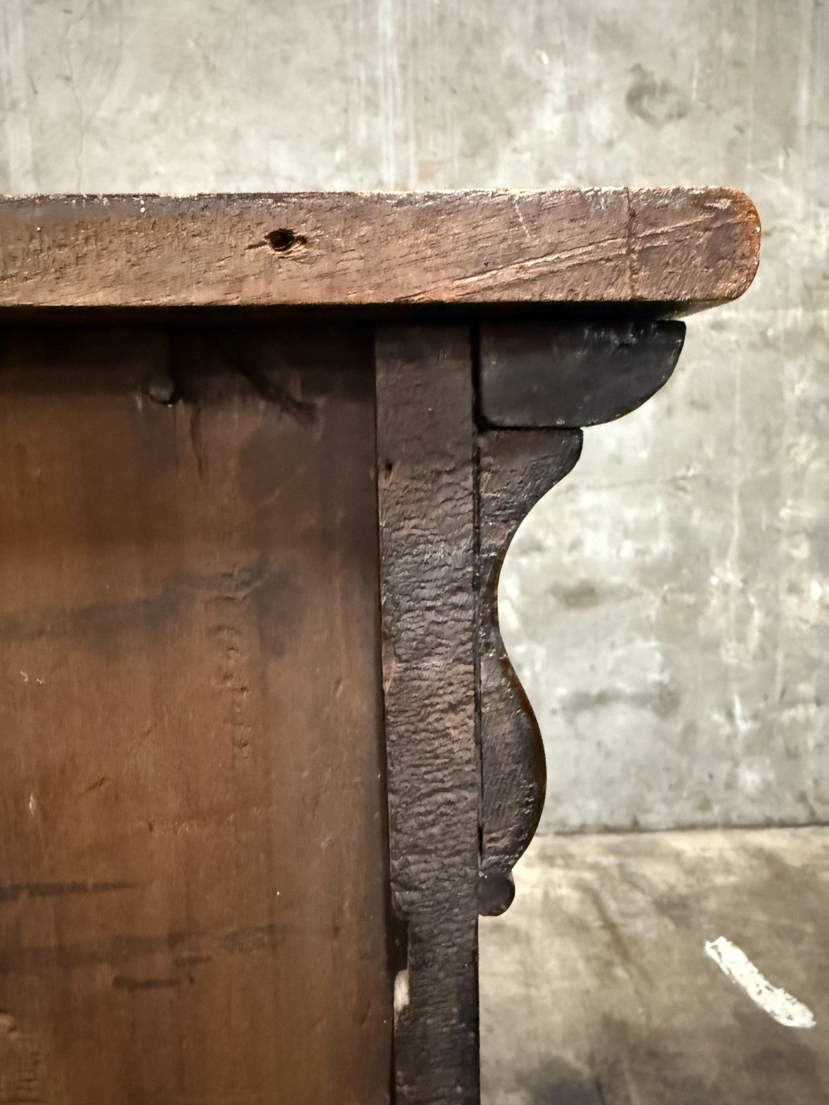 19th Century American Empire Chest of Drawers – Tiger Maple Veneer