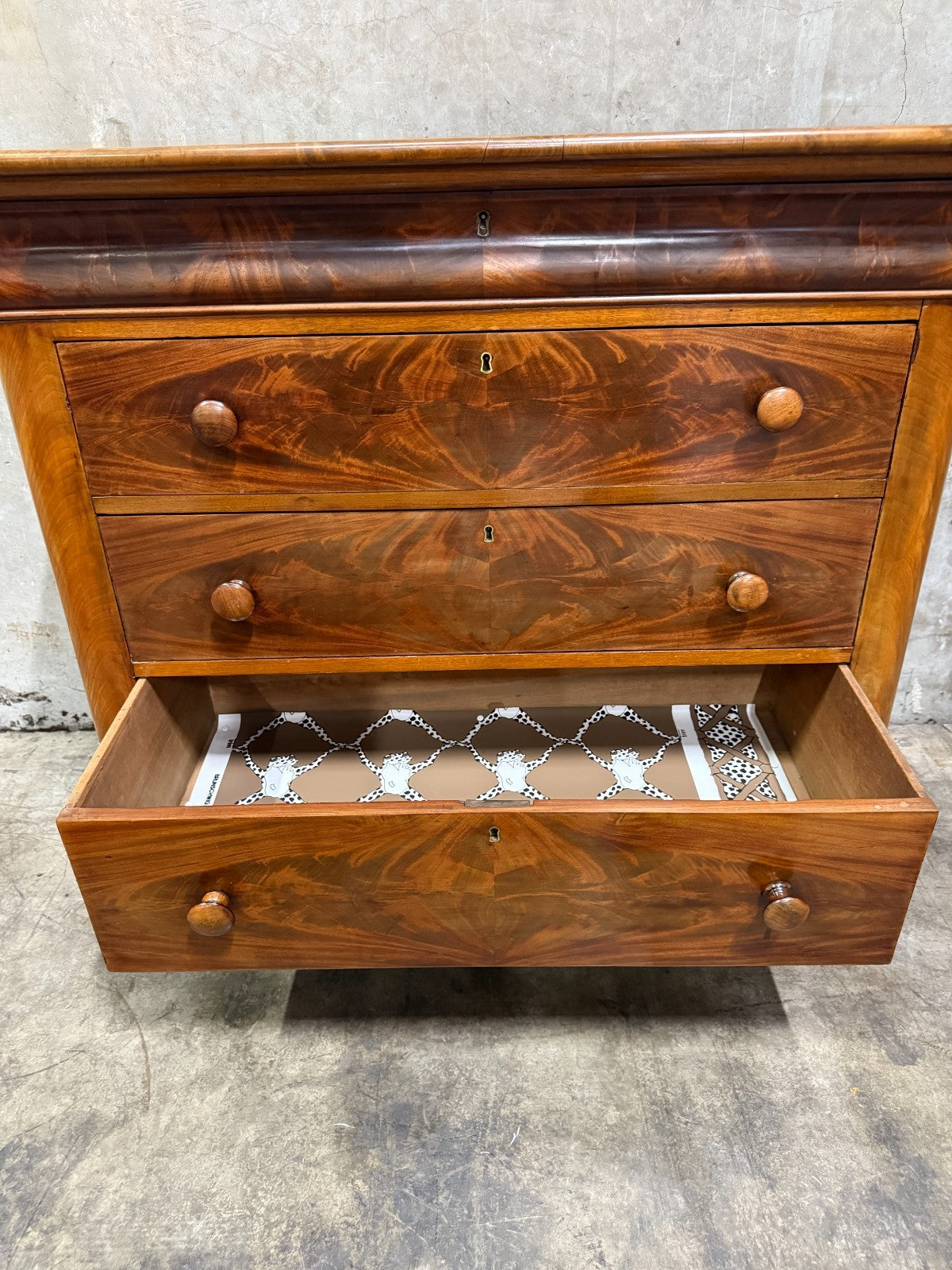 19th Century American Empire Chest of Drawers – Tiger Maple Veneer