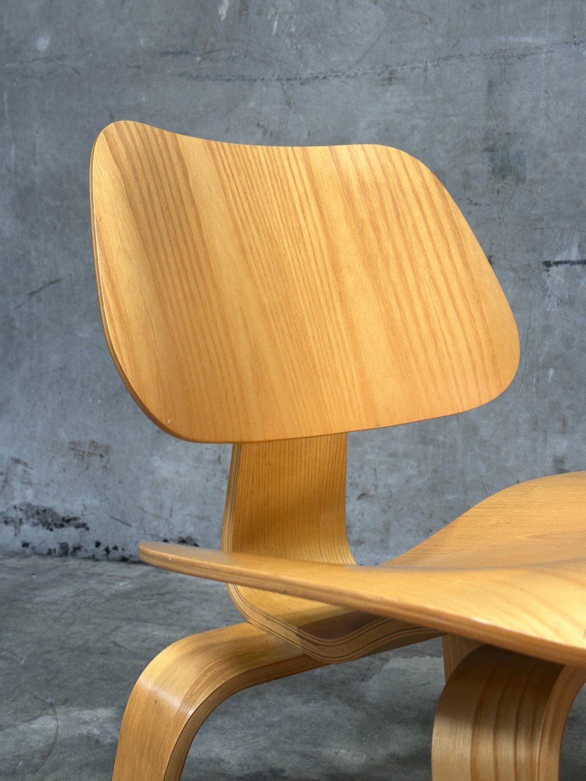 Herman Miller Eames LCW Lounge Chair 2006 Molded Plywood