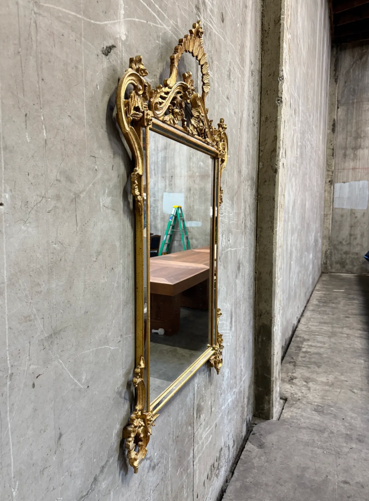 Vintage Italian Rococo Giltwood Wall Mirror, 1950s–70s – Ornate Carved Gold Leaf