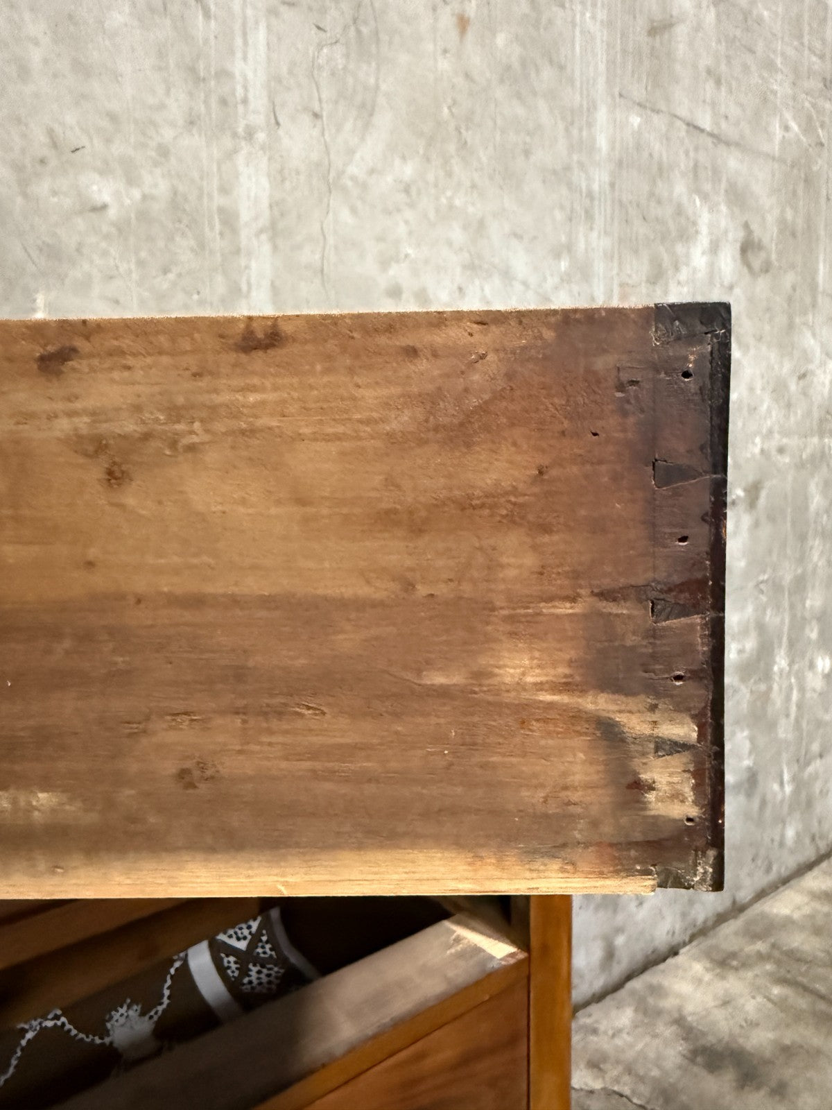 19th Century American Empire Chest of Drawers – Tiger Maple Veneer