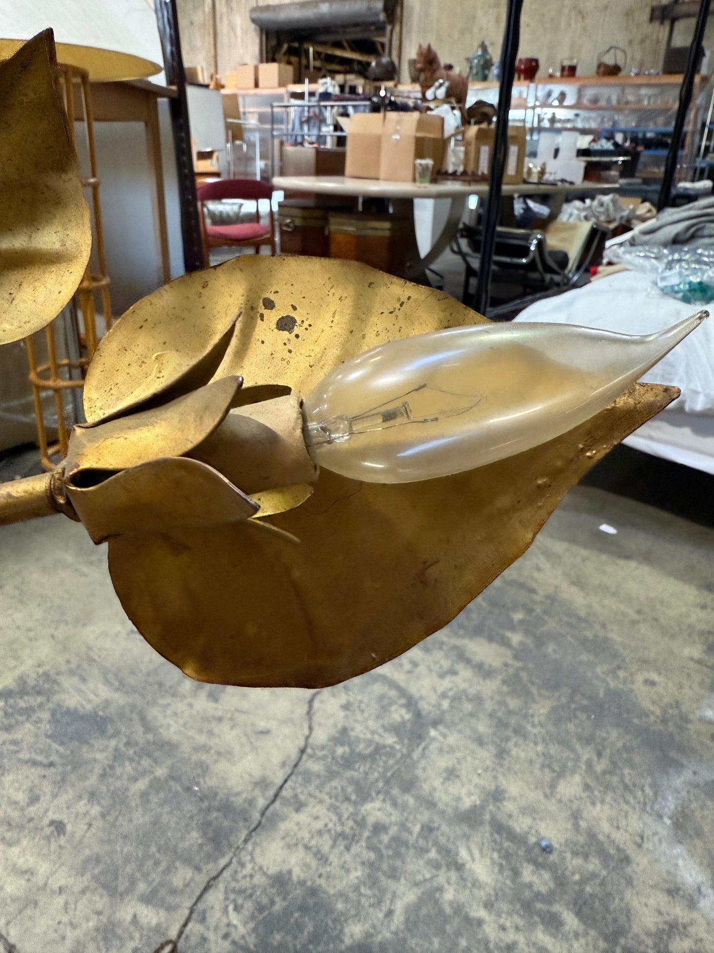 Vintage Italian Gilt Tole Leaf Wall Light – Mid-Century Gold Metal Vine Sconce, Made in Italy, 1960s