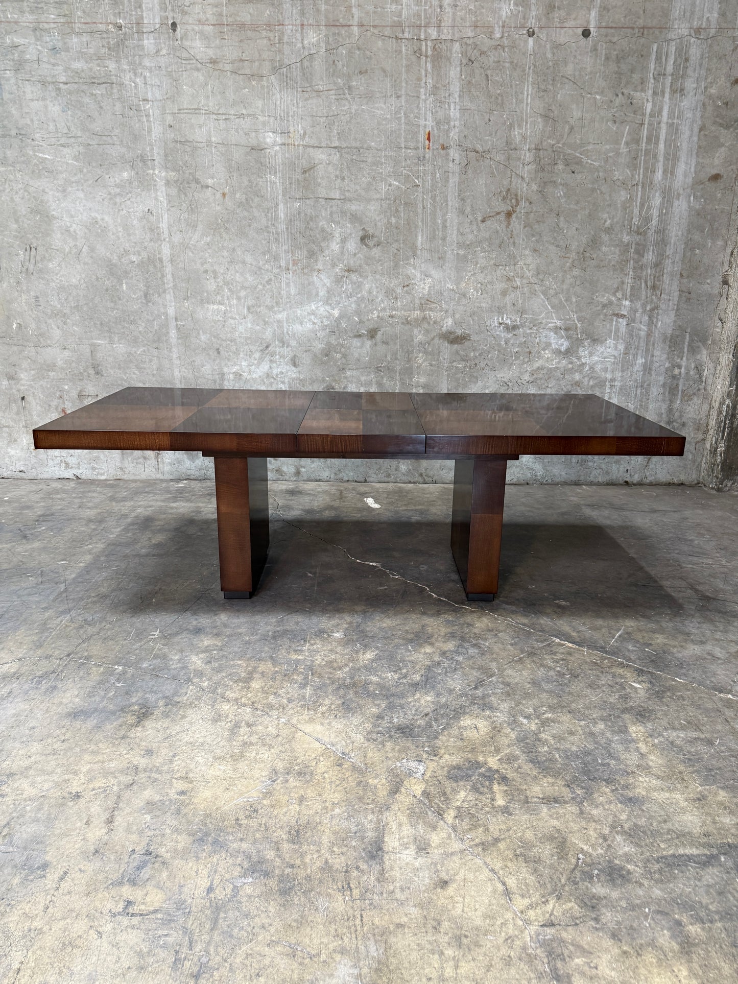 Hugues Chevalier ""Tamara"" Extendable Dining Table - High-Gloss Sycamore