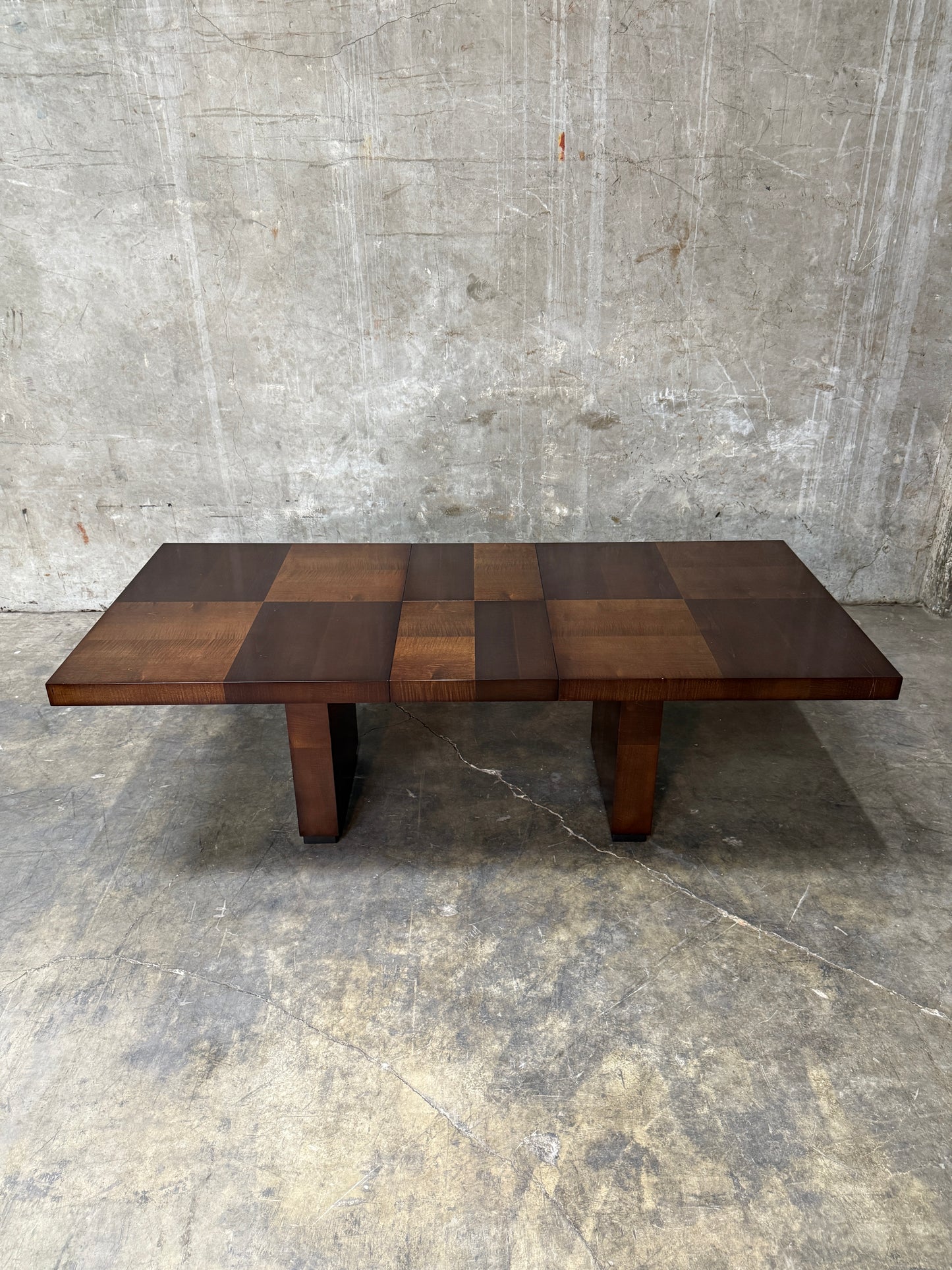 Hugues Chevalier ""Tamara"" Extendable Dining Table - High-Gloss Sycamore