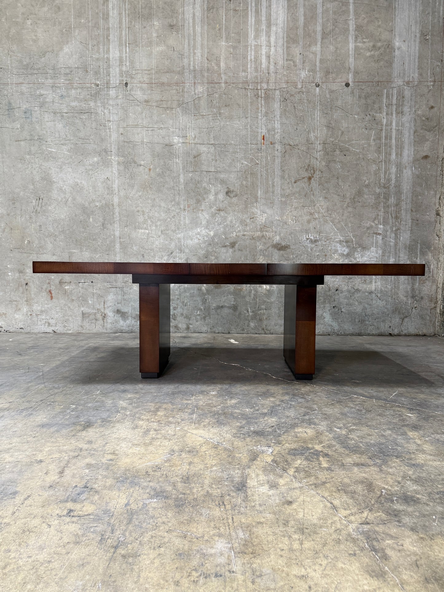 Hugues Chevalier ""Tamara"" Extendable Dining Table - High-Gloss Sycamore
