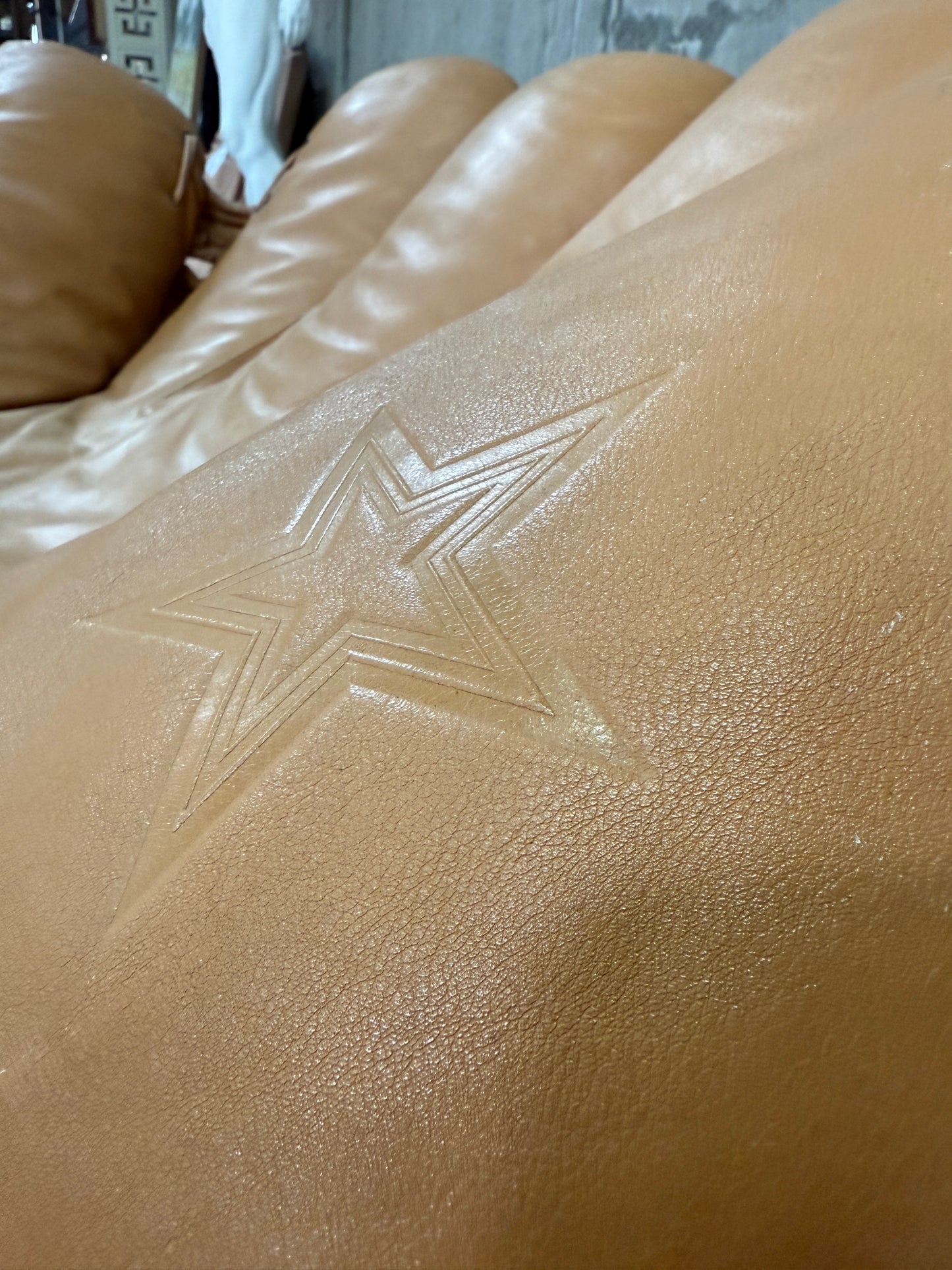 Authentic “Joe” Chair by Jonathan de Pas, Donato D’Urbino & Paolo Lomazzi for Poltronova, 1970s – Iconic Baseball Glove Chair