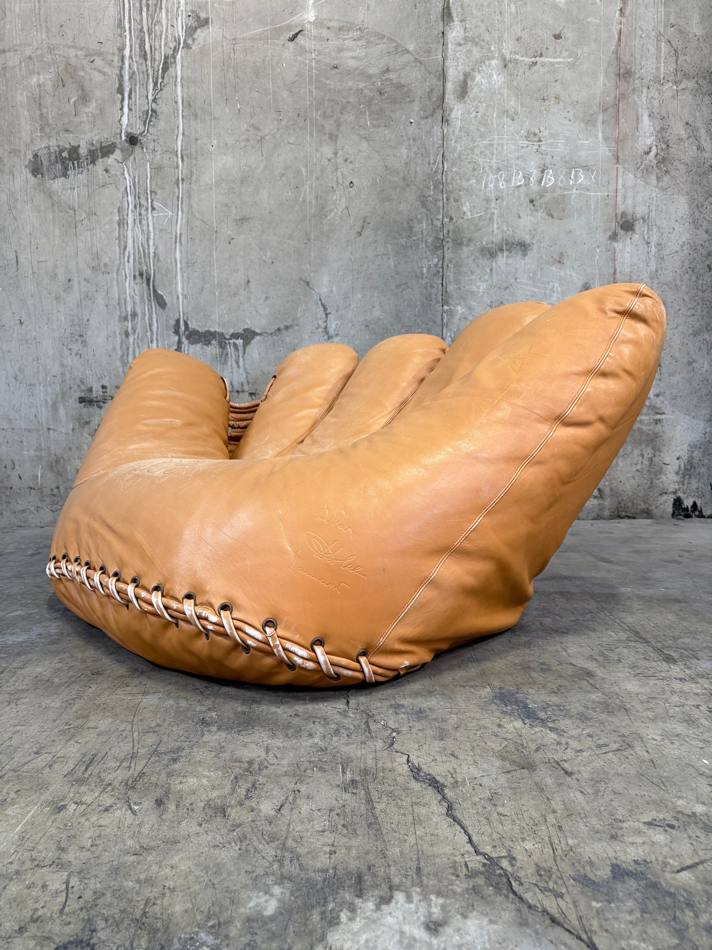 Authentic “Joe” Chair by Jonathan de Pas, Donato D’Urbino & Paolo Lomazzi for Poltronova, 1970s – Iconic Baseball Glove Chair