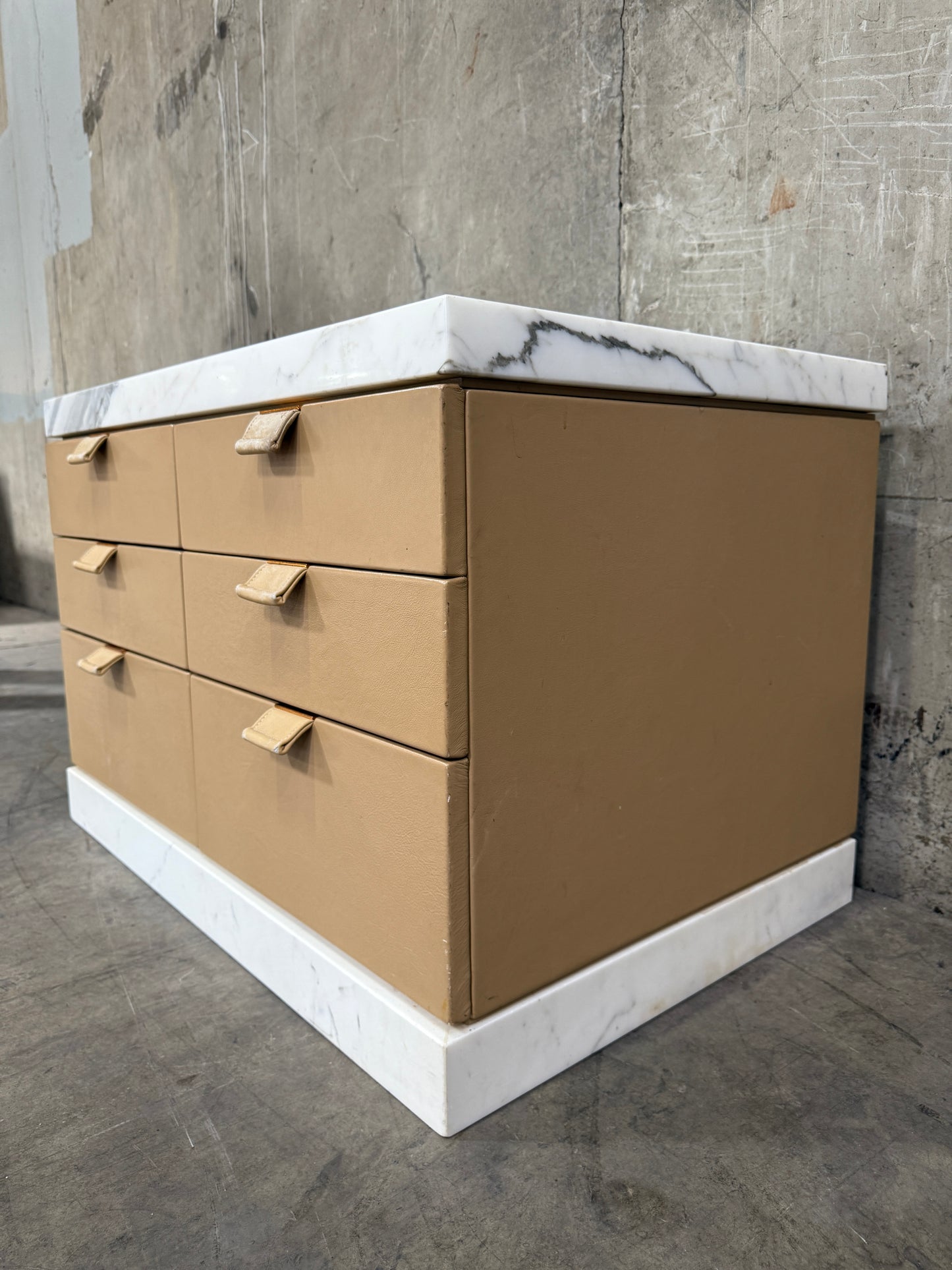 1980s Leather-Clad Six-Drawer Chest on Marble Plinth – In the Manner of Karl Springer