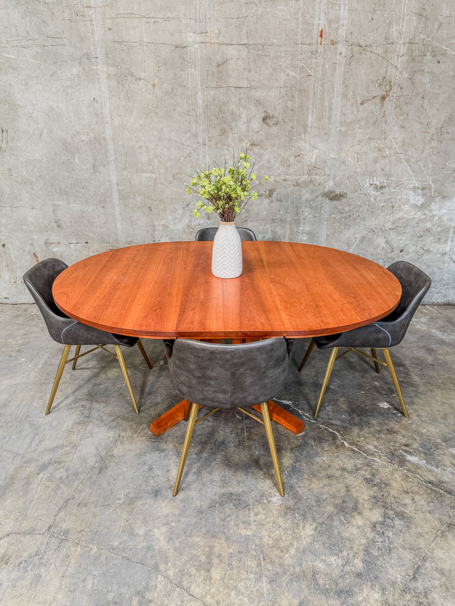 Thos. Moser Cherrywood Extendable Dining Table