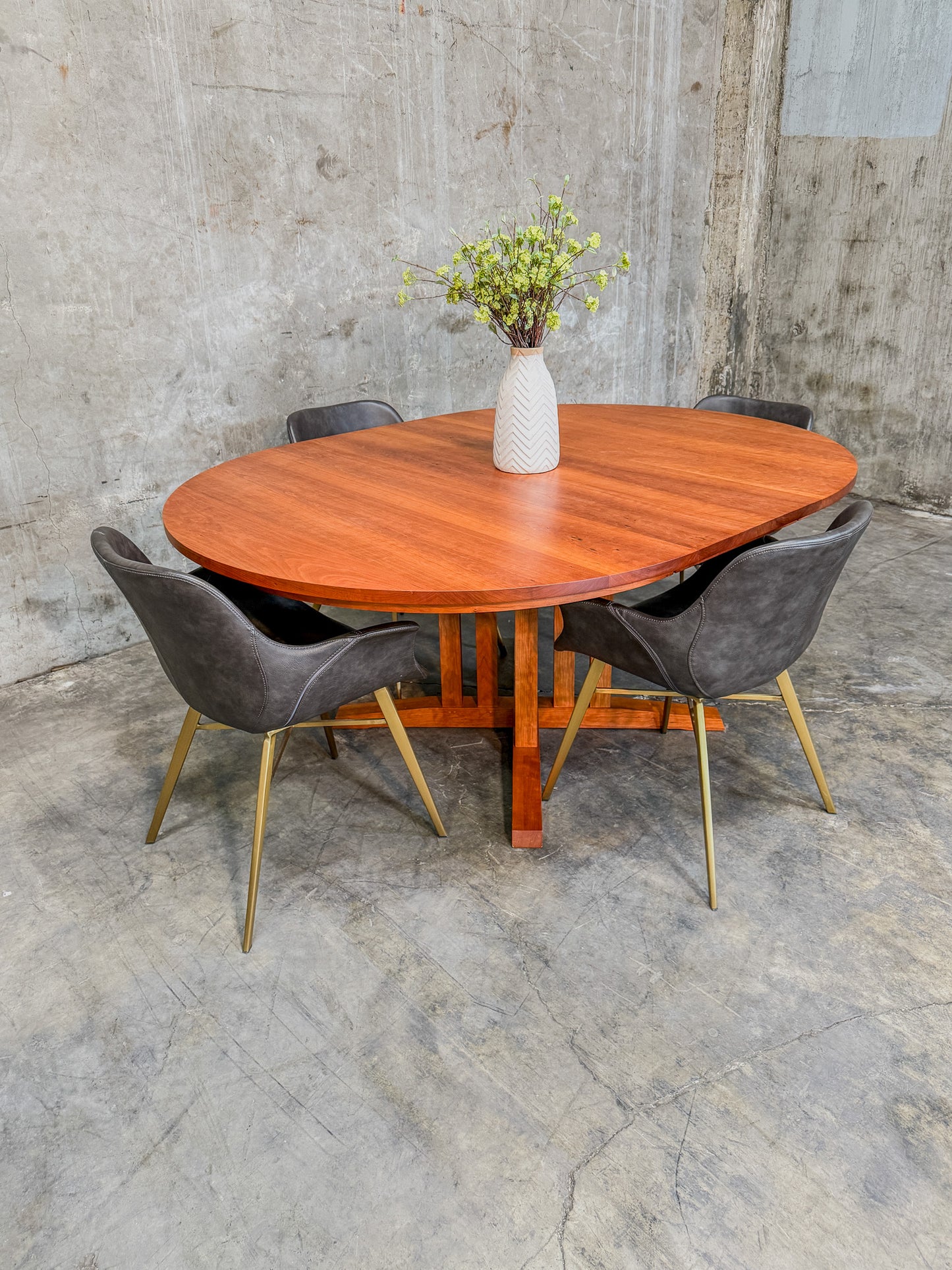Thos. Moser Cherrywood Extendable Dining Table