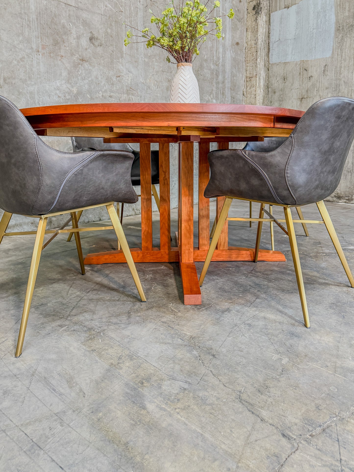 Thos. Moser Cherrywood Extendable Dining Table