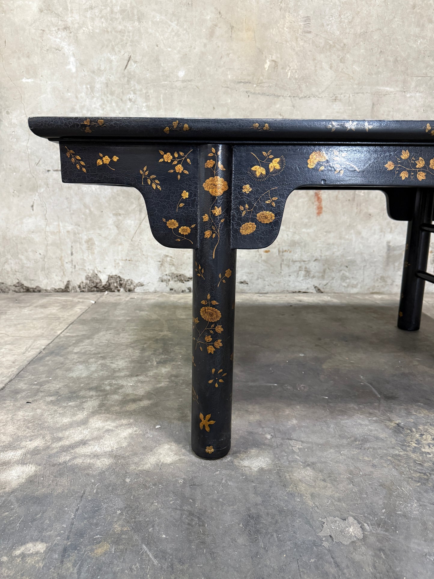 Rose Tarlow Melrose House Small K’ang Hsi Coffee Table – Tete Crackled Lacquer, Gilt Decoration, Chinoiserie, 48″W x 32″D x 22″H