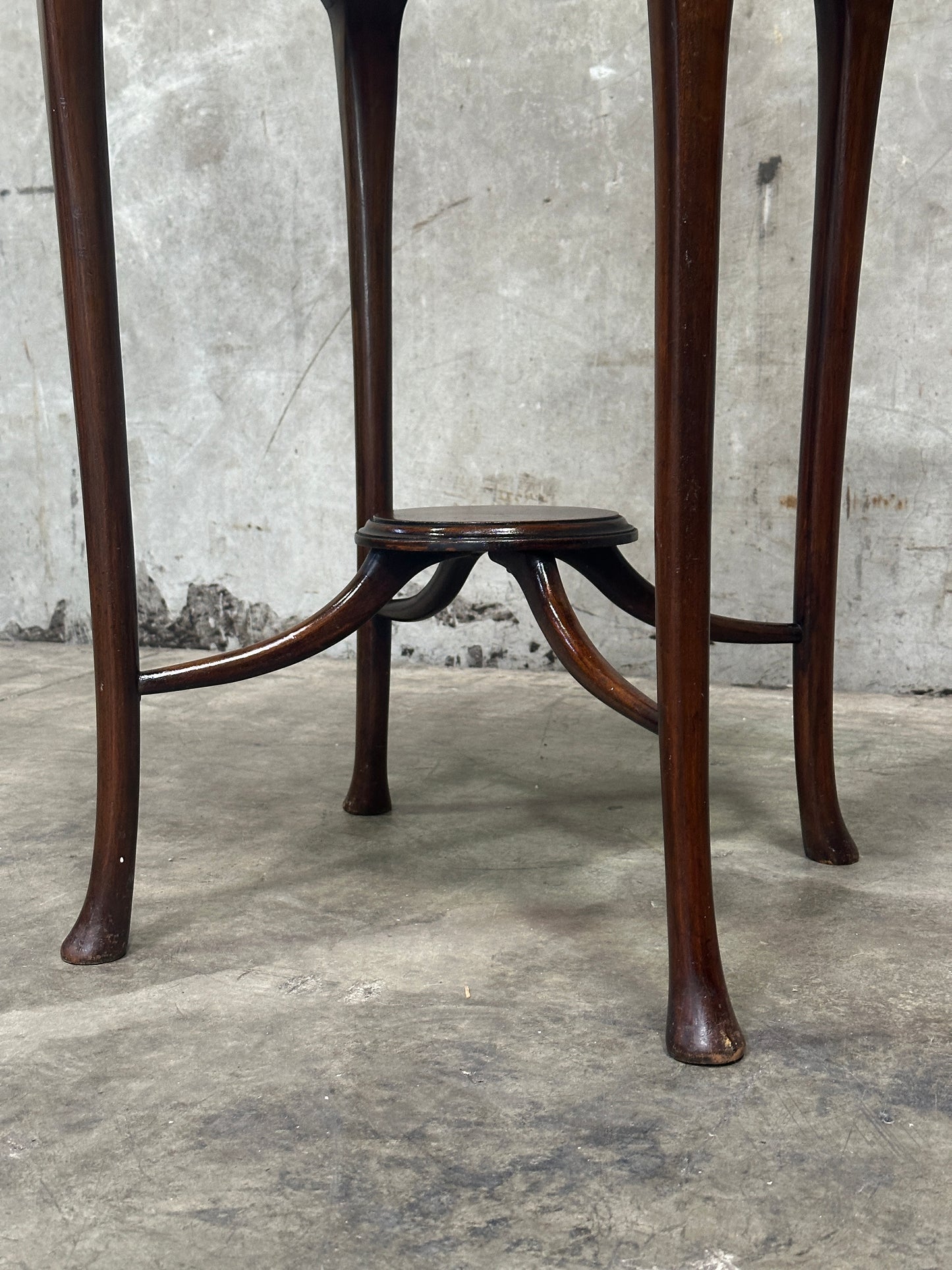 Mahogany Round Occasional Table, Splay Legs, Oval Lower Shelf