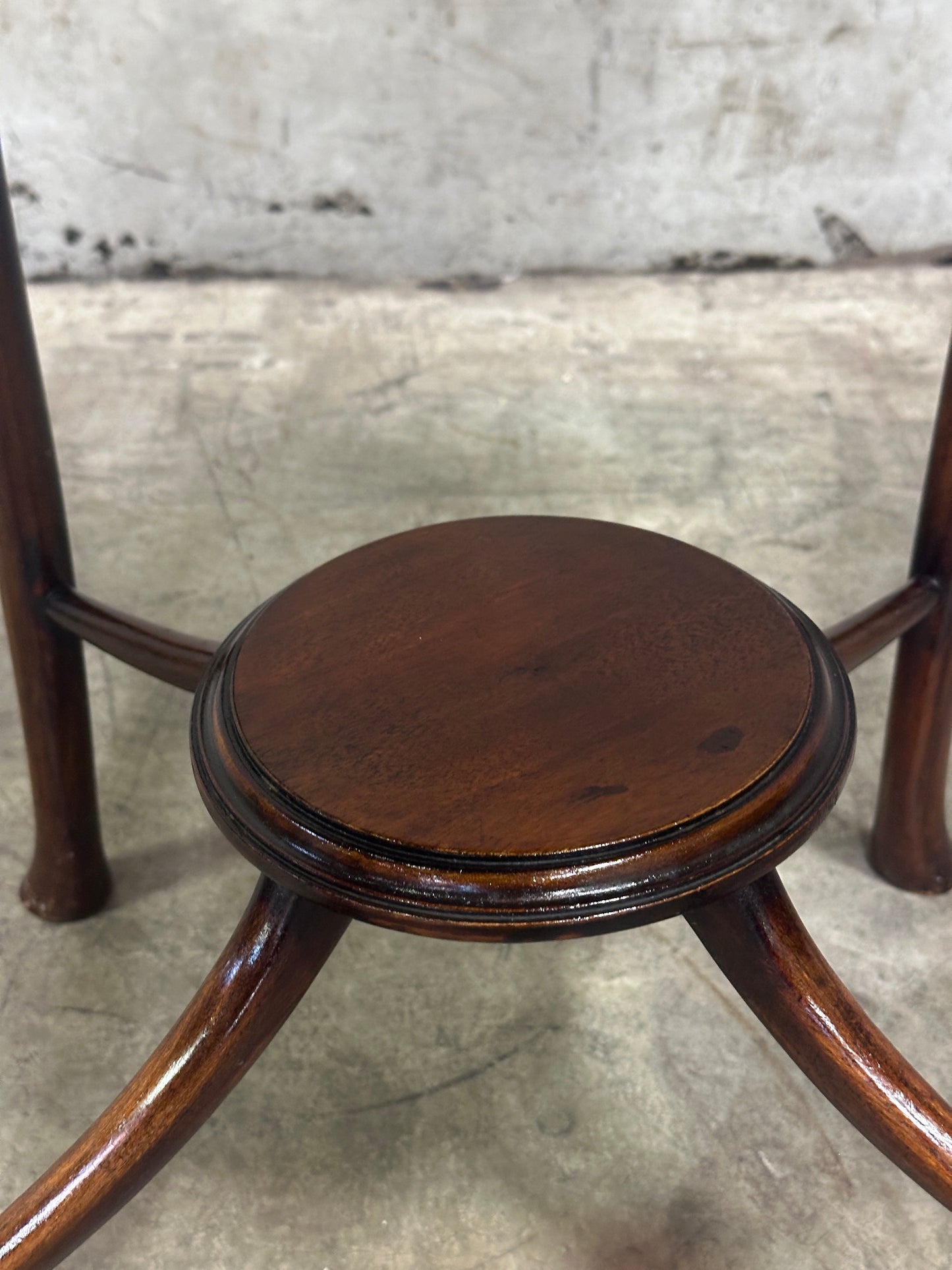 Mahogany Round Occasional Table, Splay Legs, Oval Lower Shelf