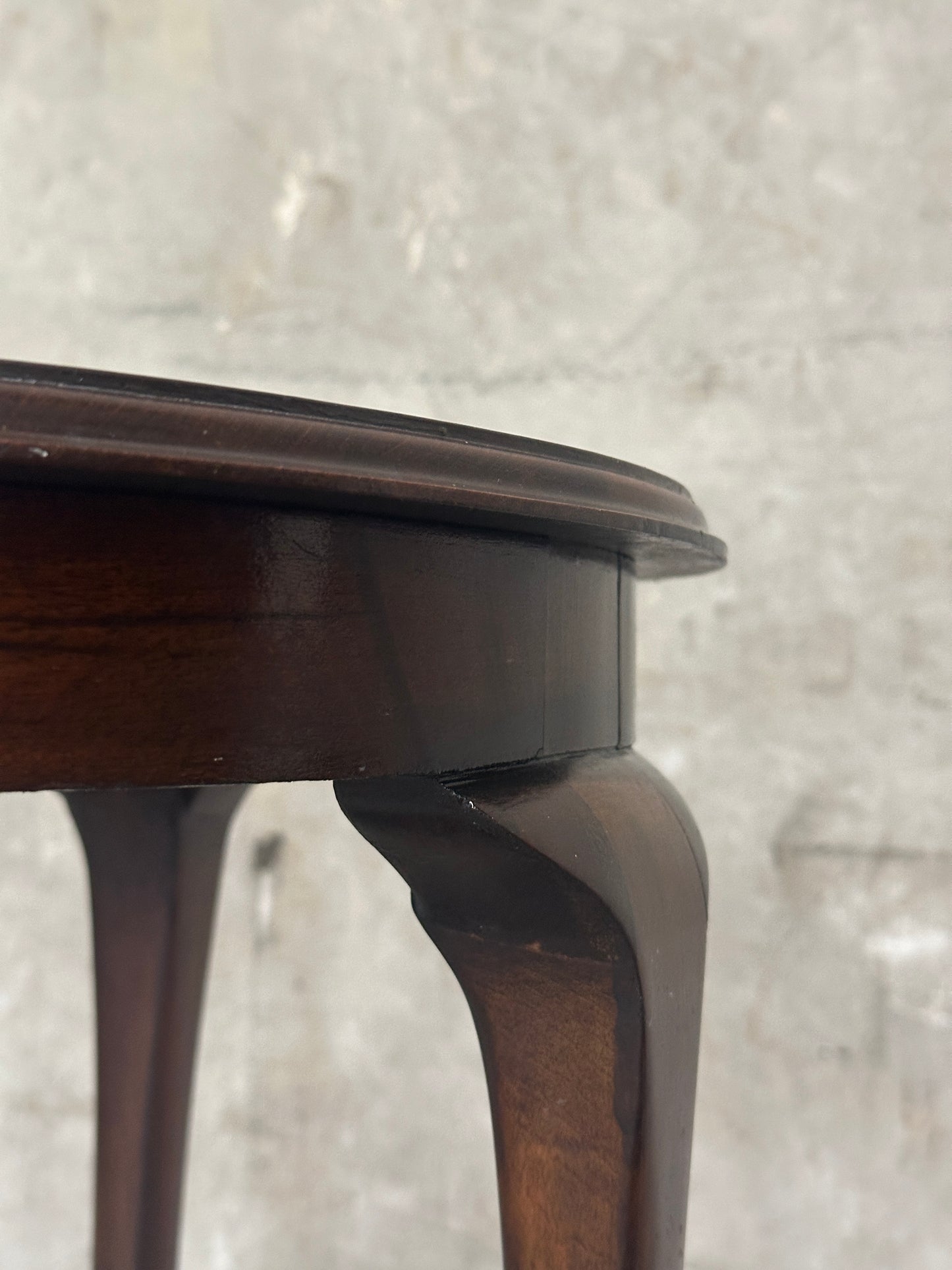 Mahogany Round Occasional Table, Splay Legs, Oval Lower Shelf
