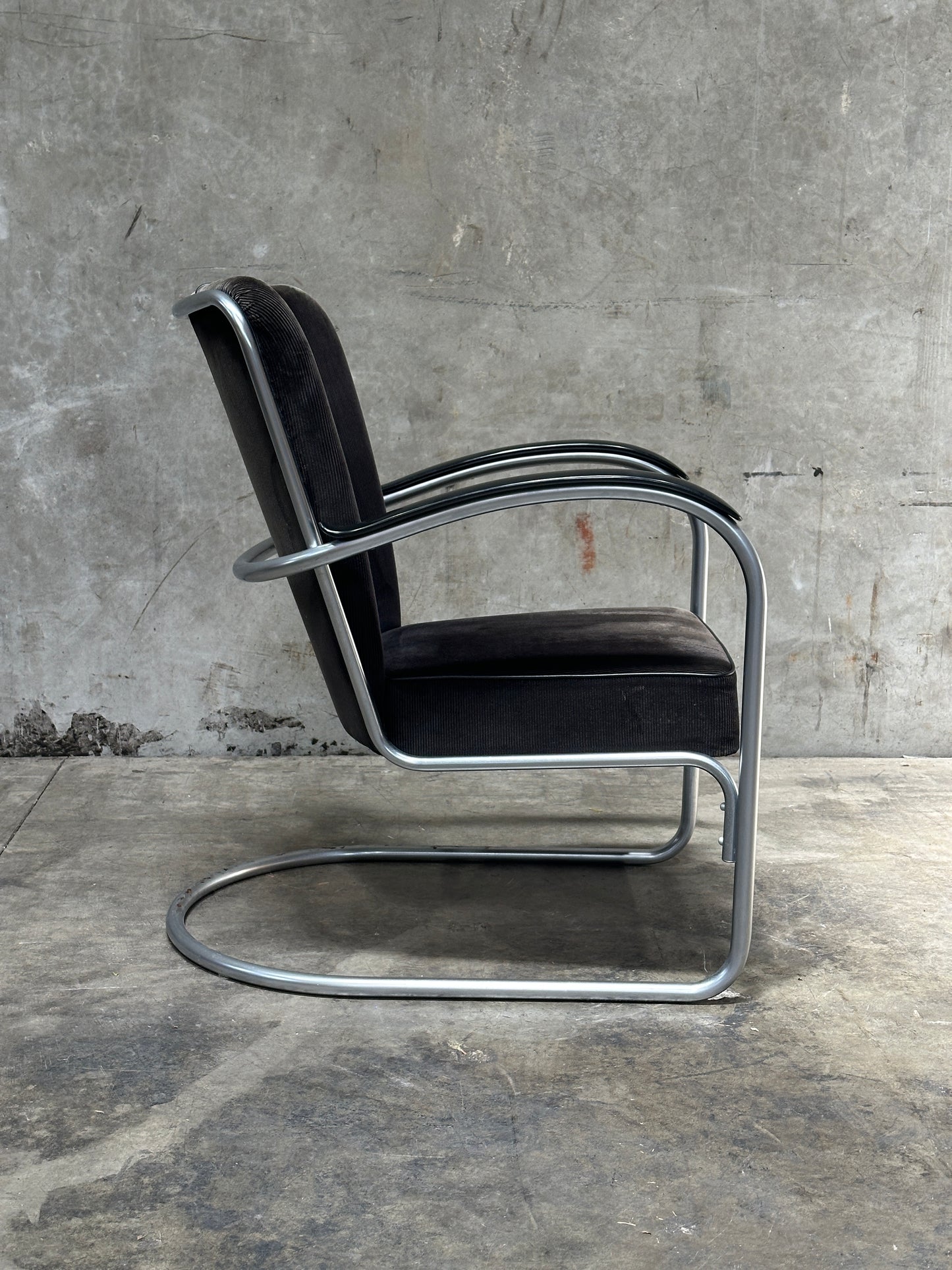 W.H. Gispen Model 412 Cantilever Armchair, Dutch Originals, Rust Velvet, Chrome