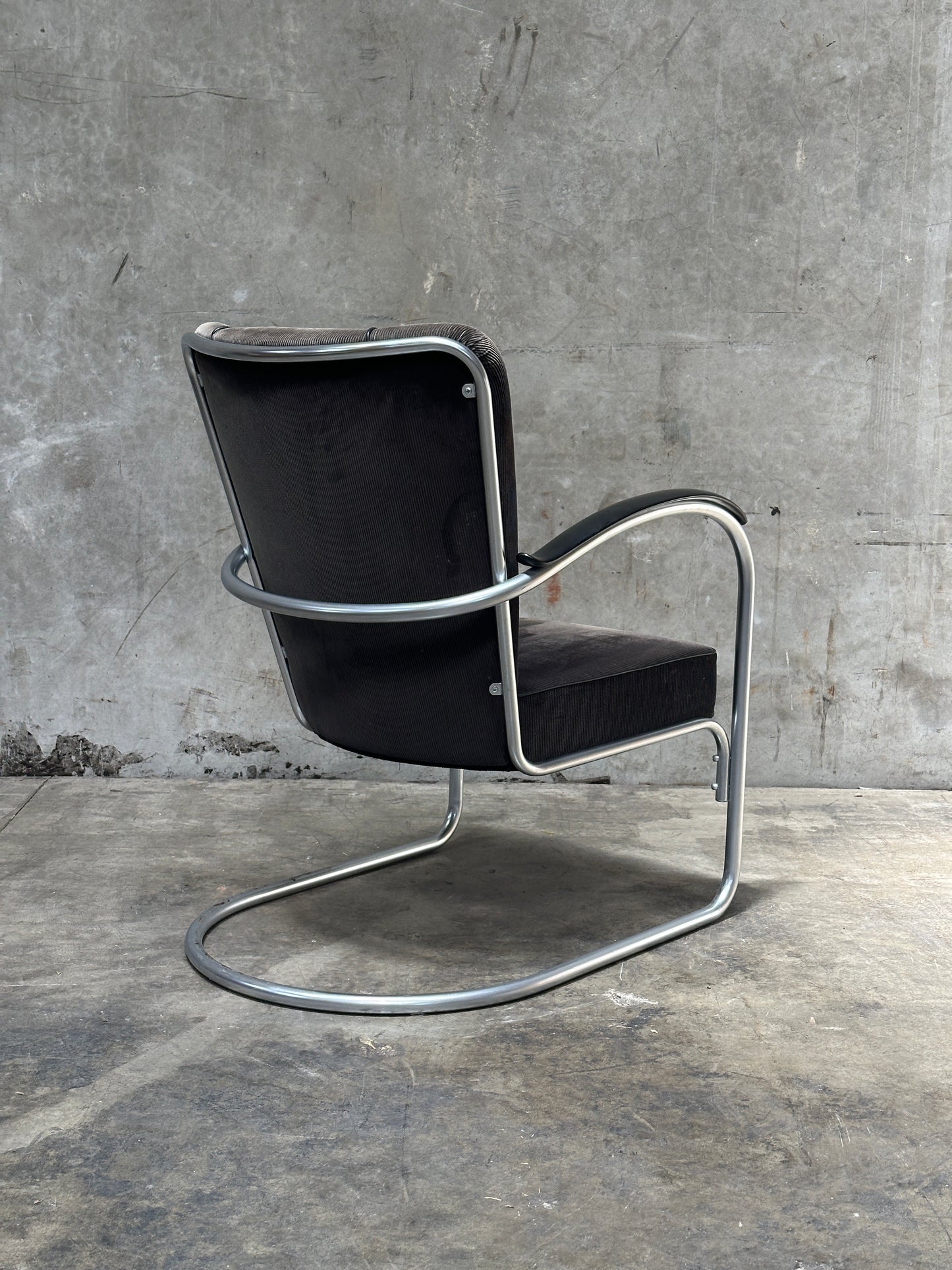 W.H. Gispen Model 412 Cantilever Armchair, Dutch Originals, Rust Velvet, Chrome