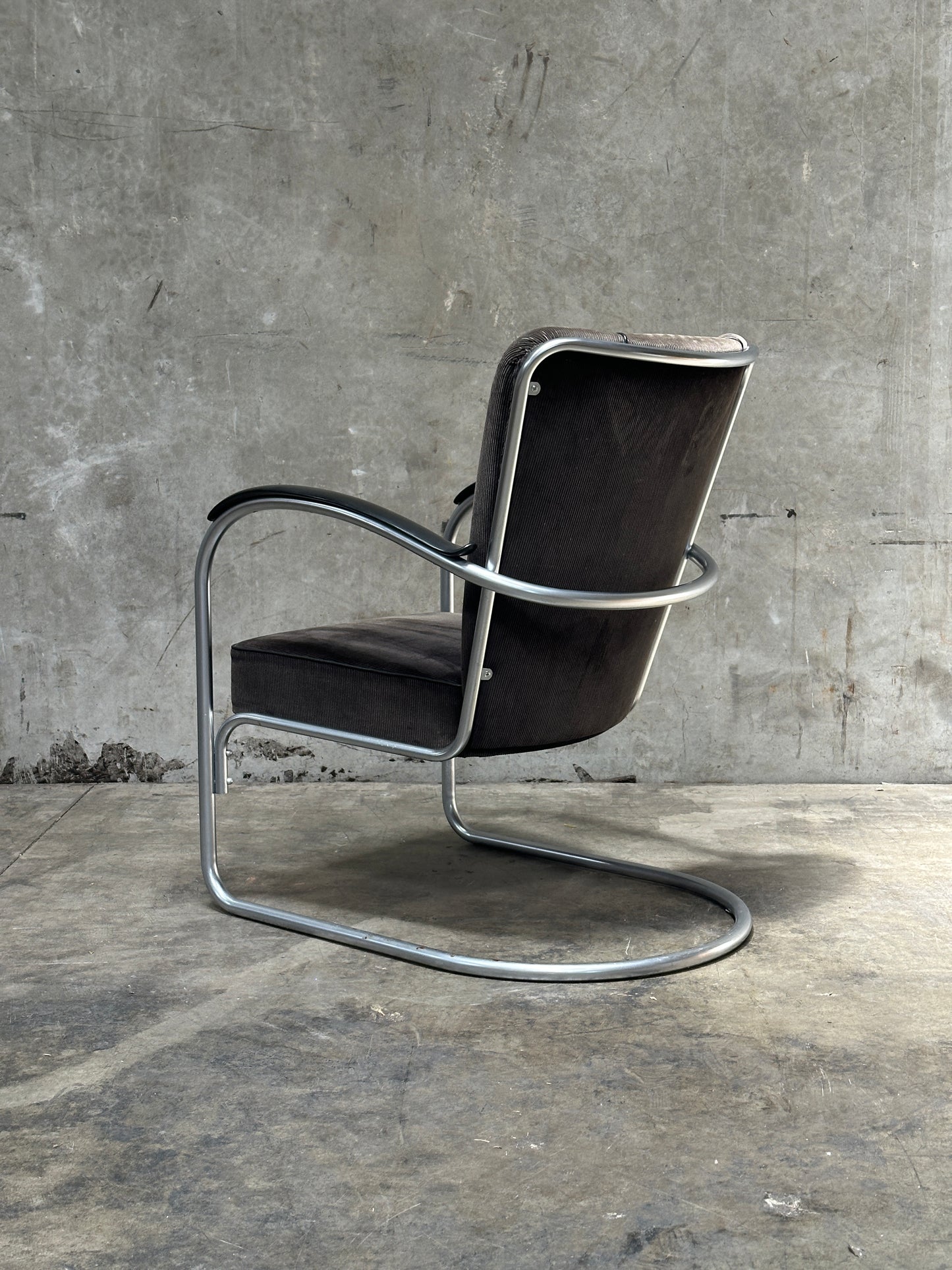 W.H. Gispen Model 412 Cantilever Armchair, Dutch Originals, Rust Velvet, Chrome