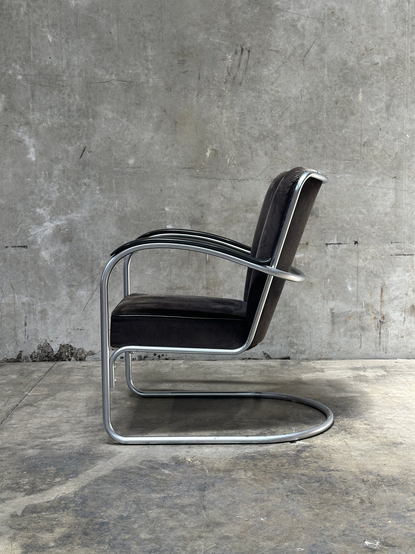 W.H. Gispen Model 412 Cantilever Armchair, Dutch Originals, Rust Velvet, Chrome