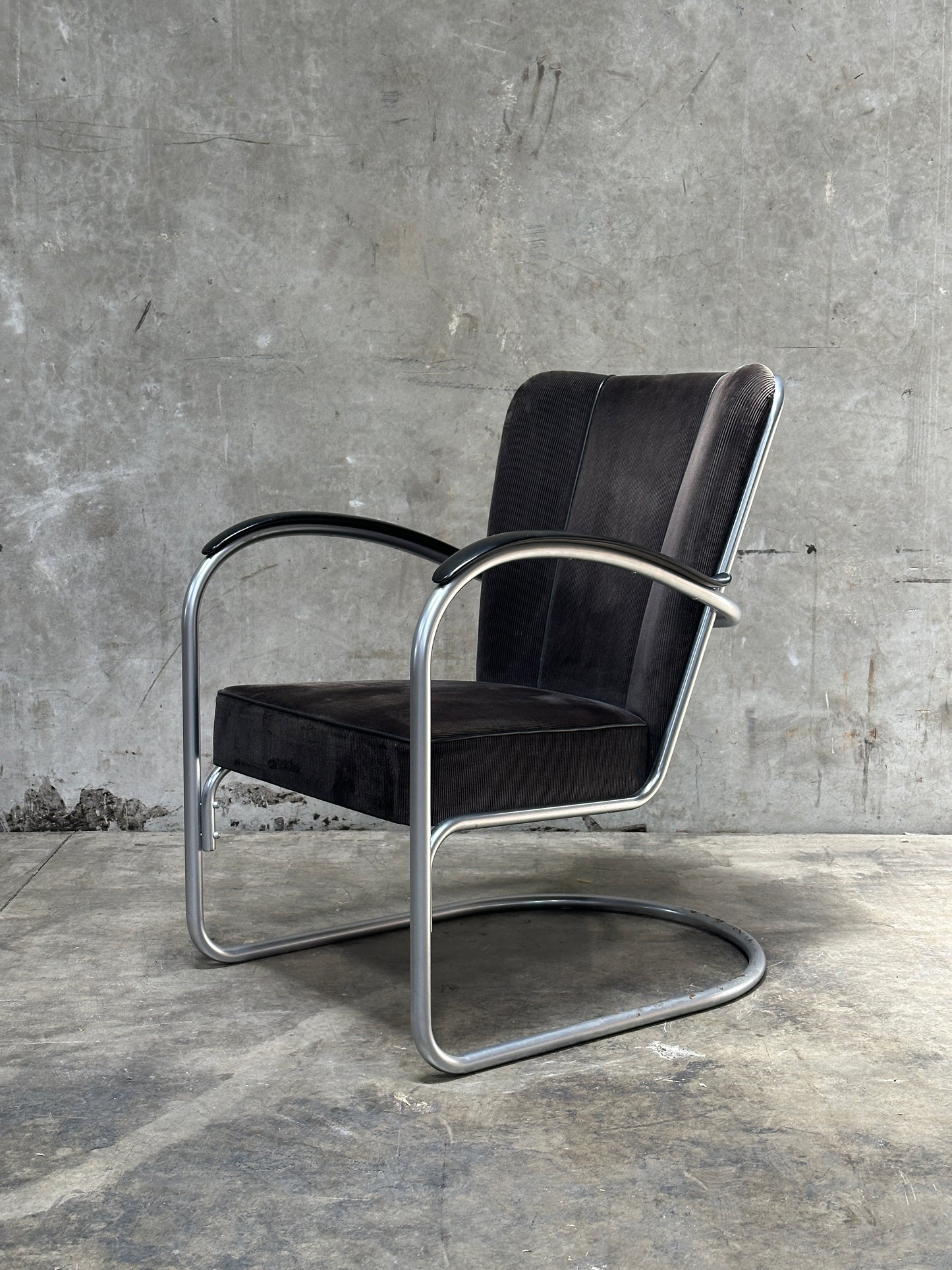 W.H. Gispen Model 412 Cantilever Armchair, Dutch Originals, Rust Velvet, Chrome