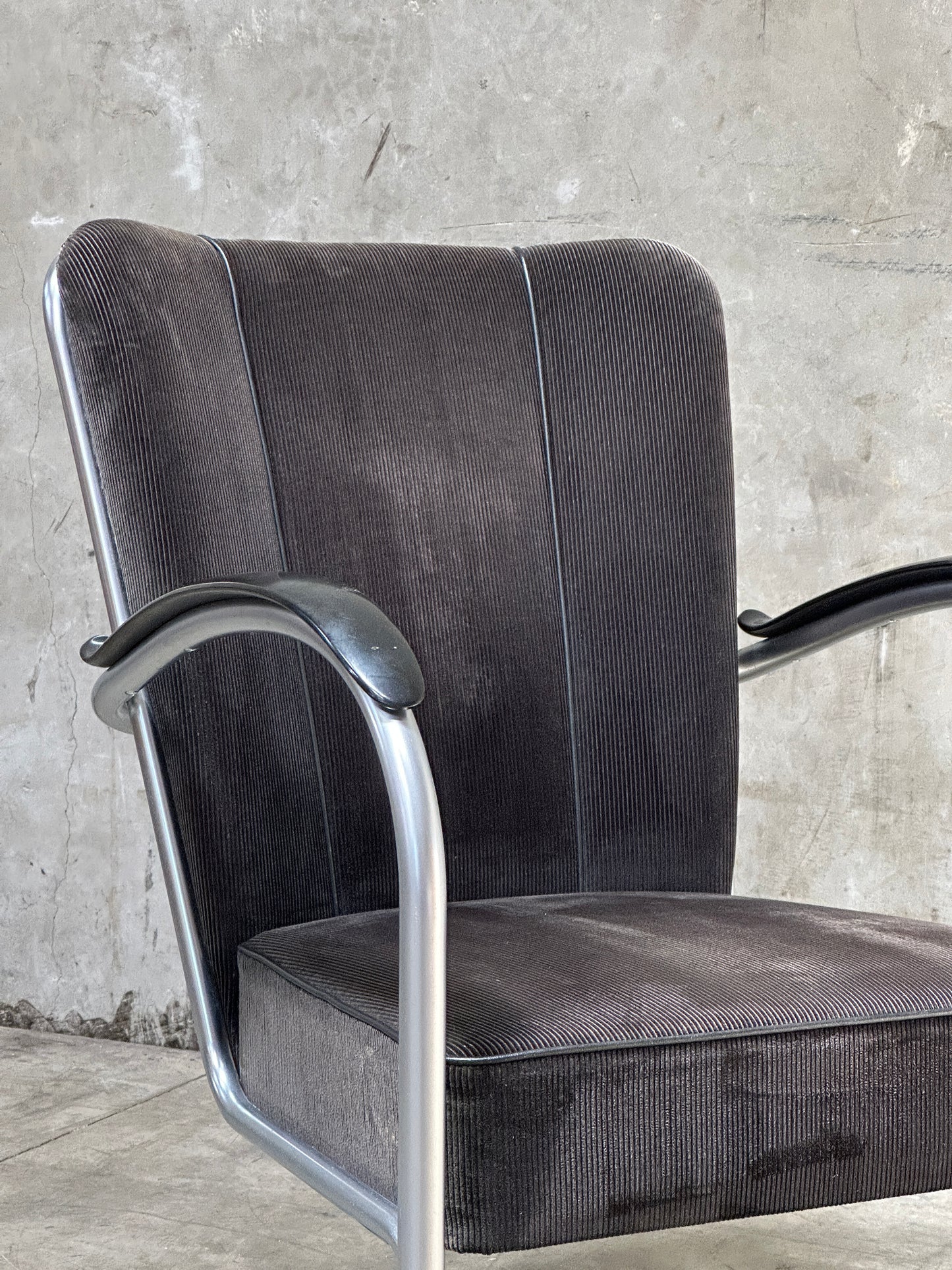 W.H. Gispen Model 412 Cantilever Armchair, Dutch Originals, Rust Velvet, Chrome