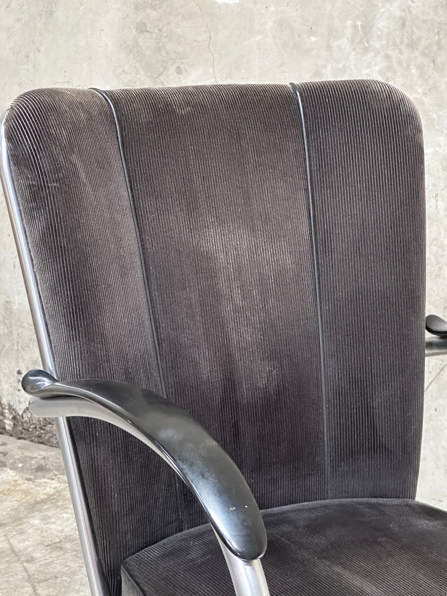W.H. Gispen Model 412 Cantilever Armchair, Dutch Originals, Rust Velvet, Chrome