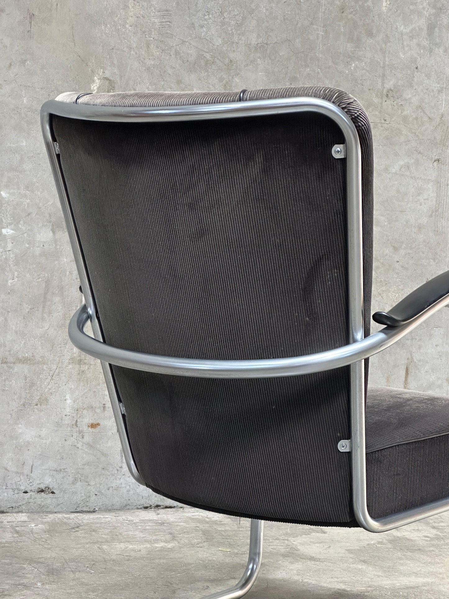 W.H. Gispen Model 412 Cantilever Armchair, Dutch Originals, Rust Velvet, Chrome