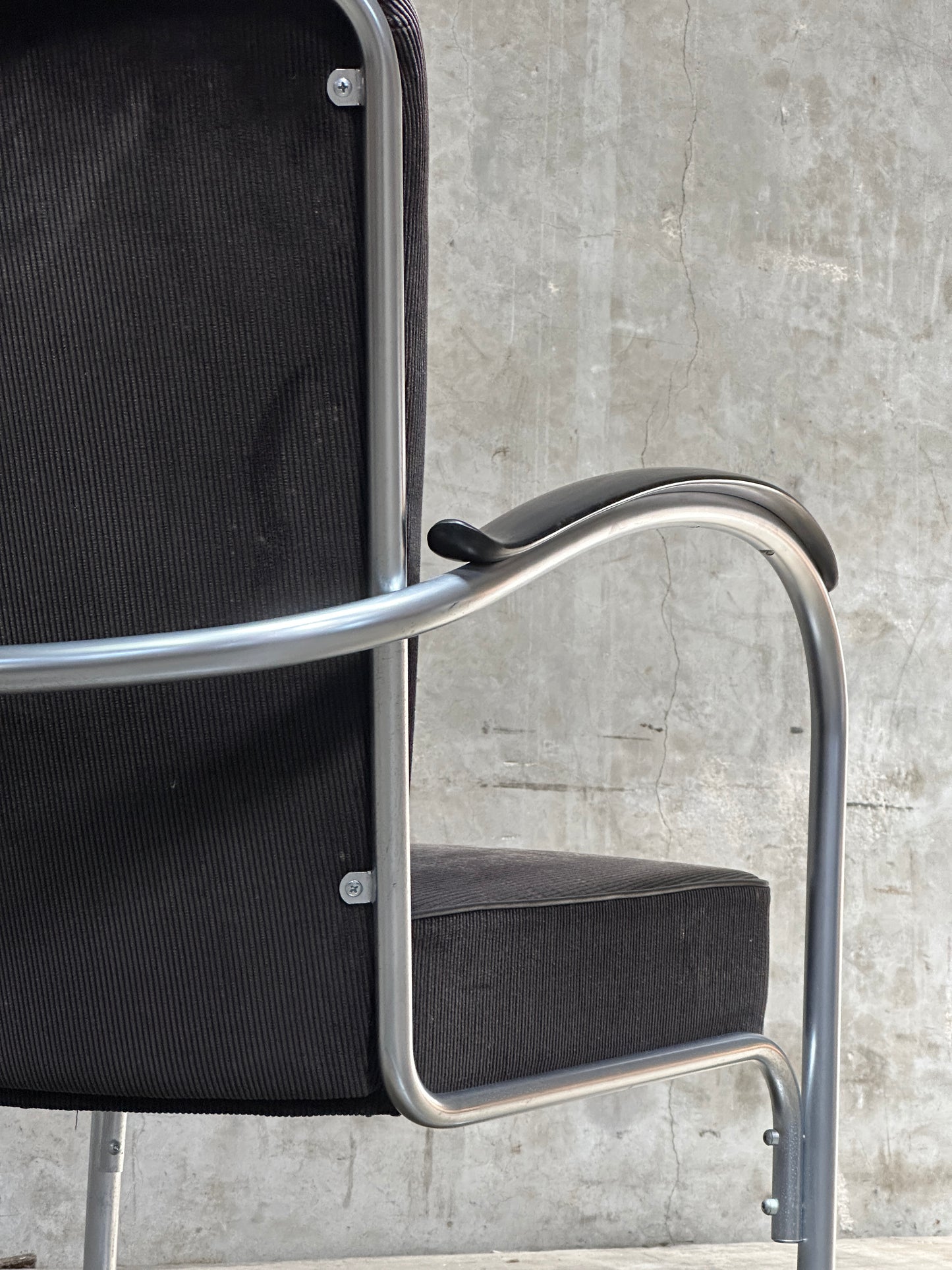 W.H. Gispen Model 412 Cantilever Armchair, Dutch Originals, Rust Velvet, Chrome