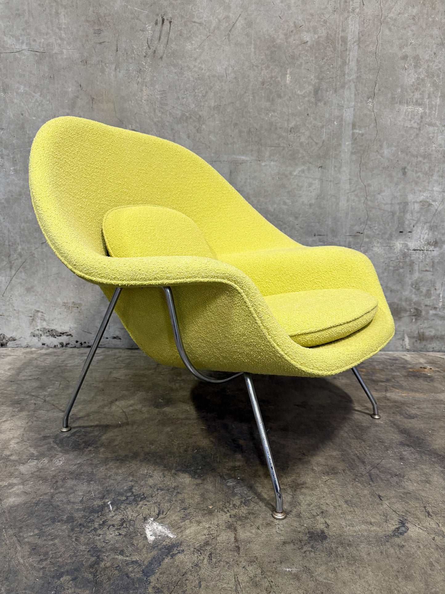 Authentic Knoll Womb Chair & Ottoman by Eero Saarinen – Original Knoll Bouclé Upholstery (Chartreuse)