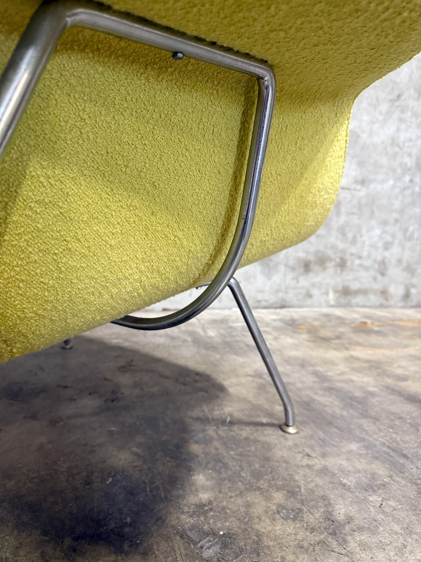 Authentic Knoll Womb Chair & Ottoman by Eero Saarinen – Original Knoll Bouclé Upholstery (Chartreuse)