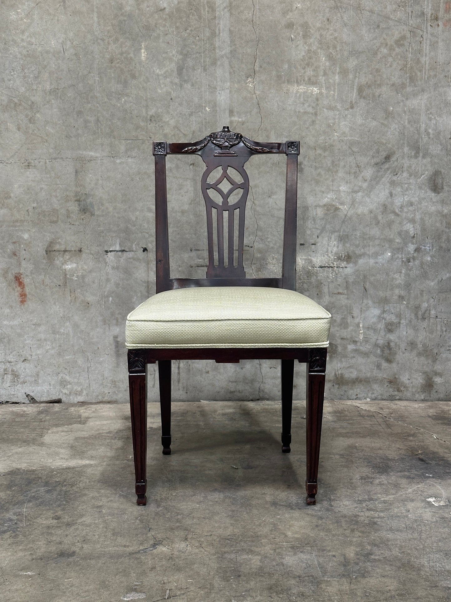 Set 10 Antique English Chippendale Revival Mahogany Dining Chairs, Pierced Splat, c. 1890-1910