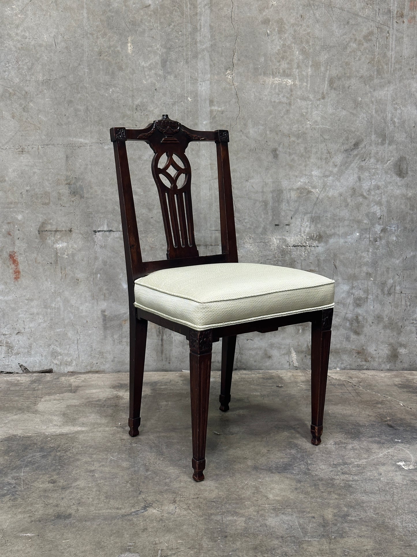 Set 10 Antique English Chippendale Revival Mahogany Dining Chairs, Pierced Splat, c. 1890-1910
