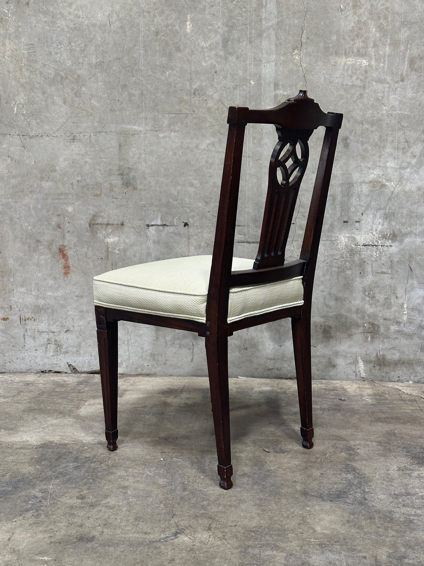 Set 10 Antique English Chippendale Revival Mahogany Dining Chairs, Pierced Splat, c. 1890-1910