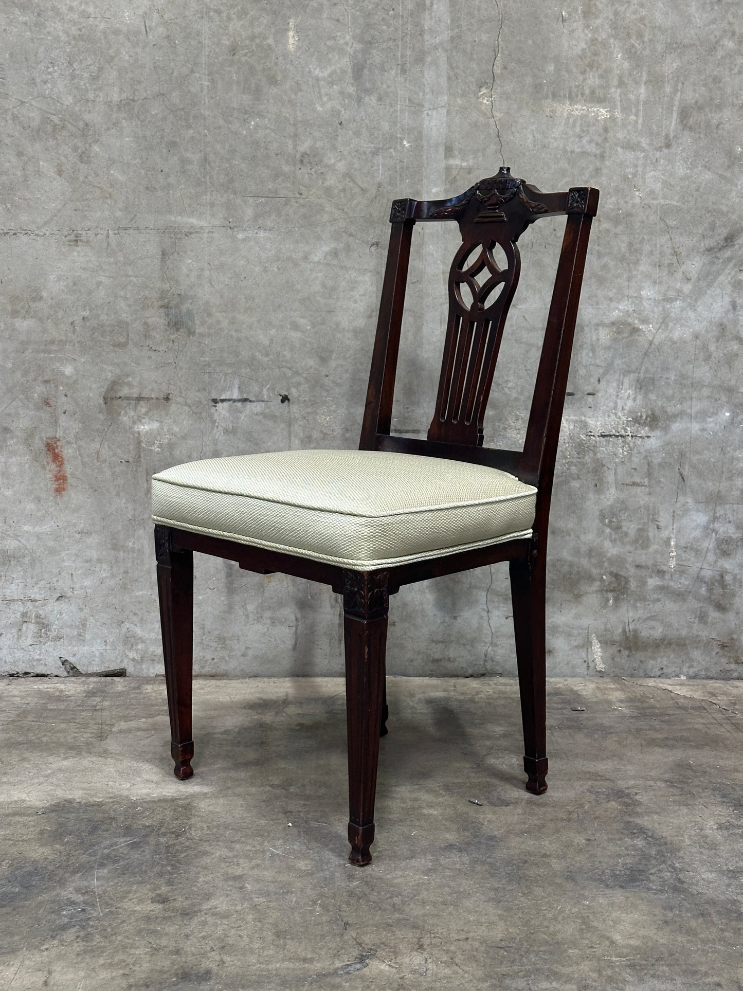 Set 10 Antique English Chippendale Revival Mahogany Dining Chairs, Pierced Splat, c. 1890-1910
