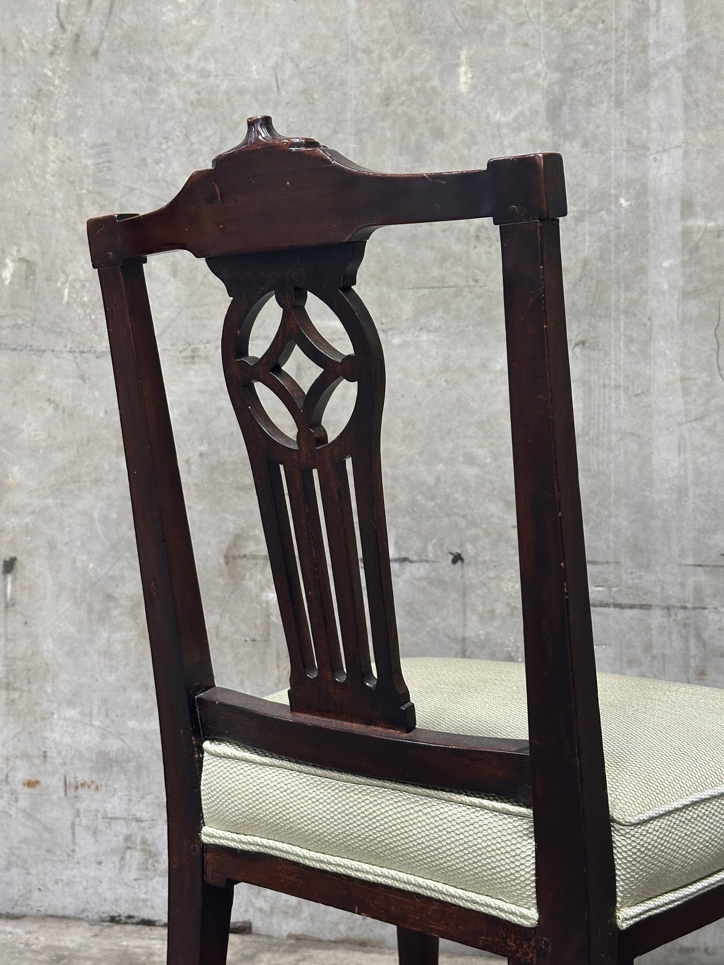 Set 10 Antique English Chippendale Revival Mahogany Dining Chairs, Pierced Splat, c. 1890-1910