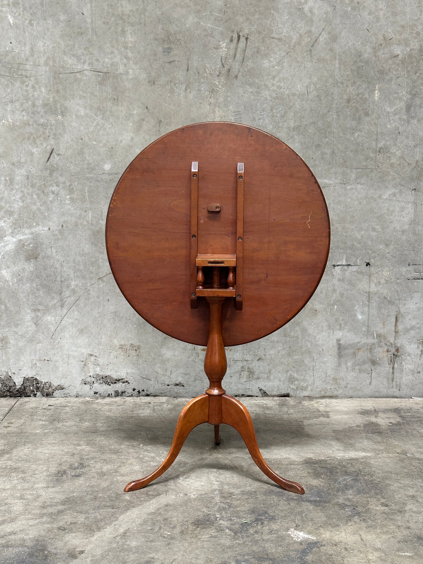Antique Mahogany Tilt-Top Tripod Tea Table, Federal Style, 28in