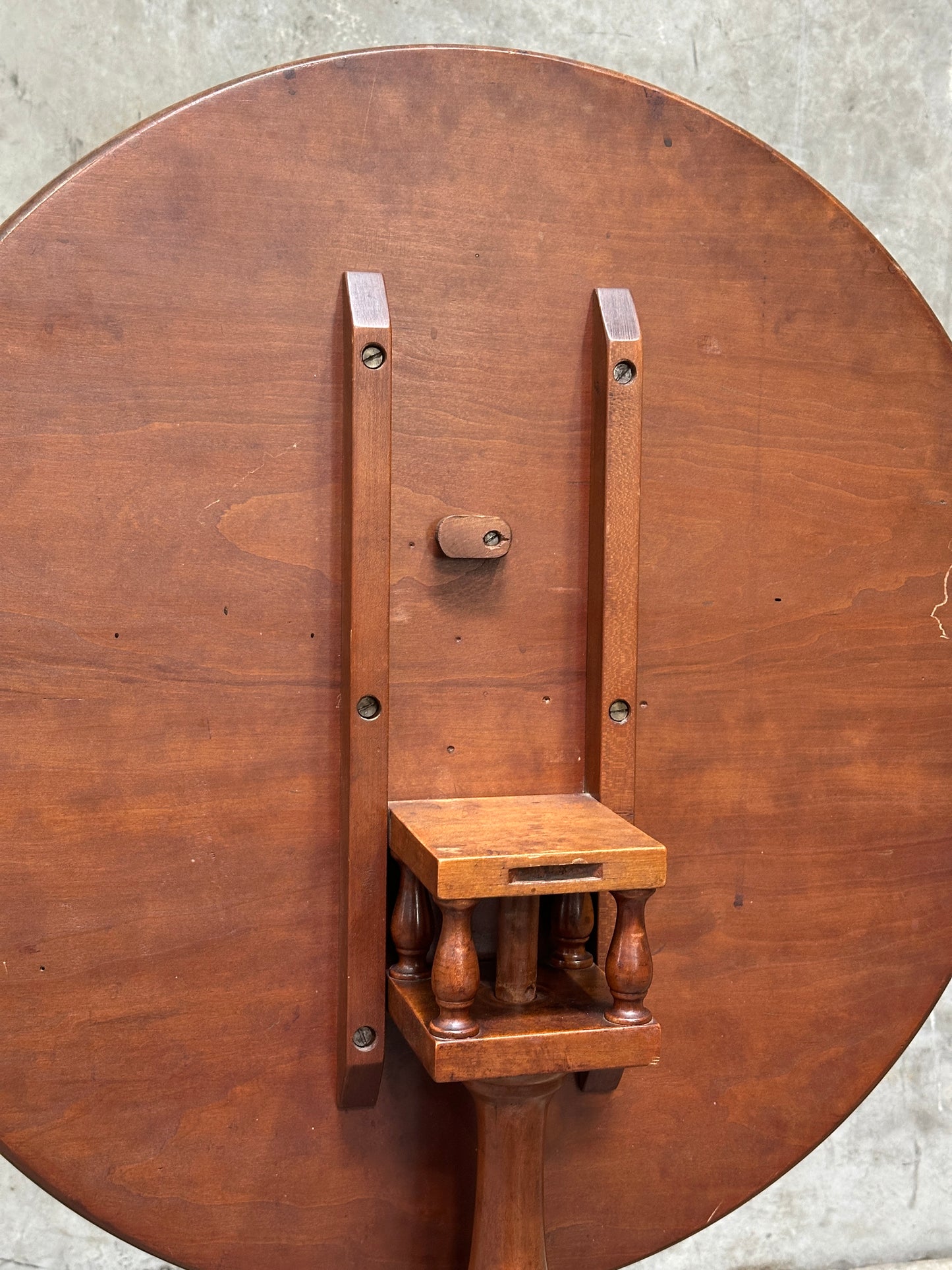 Antique Mahogany Tilt-Top Tripod Tea Table, Federal Style, 28in