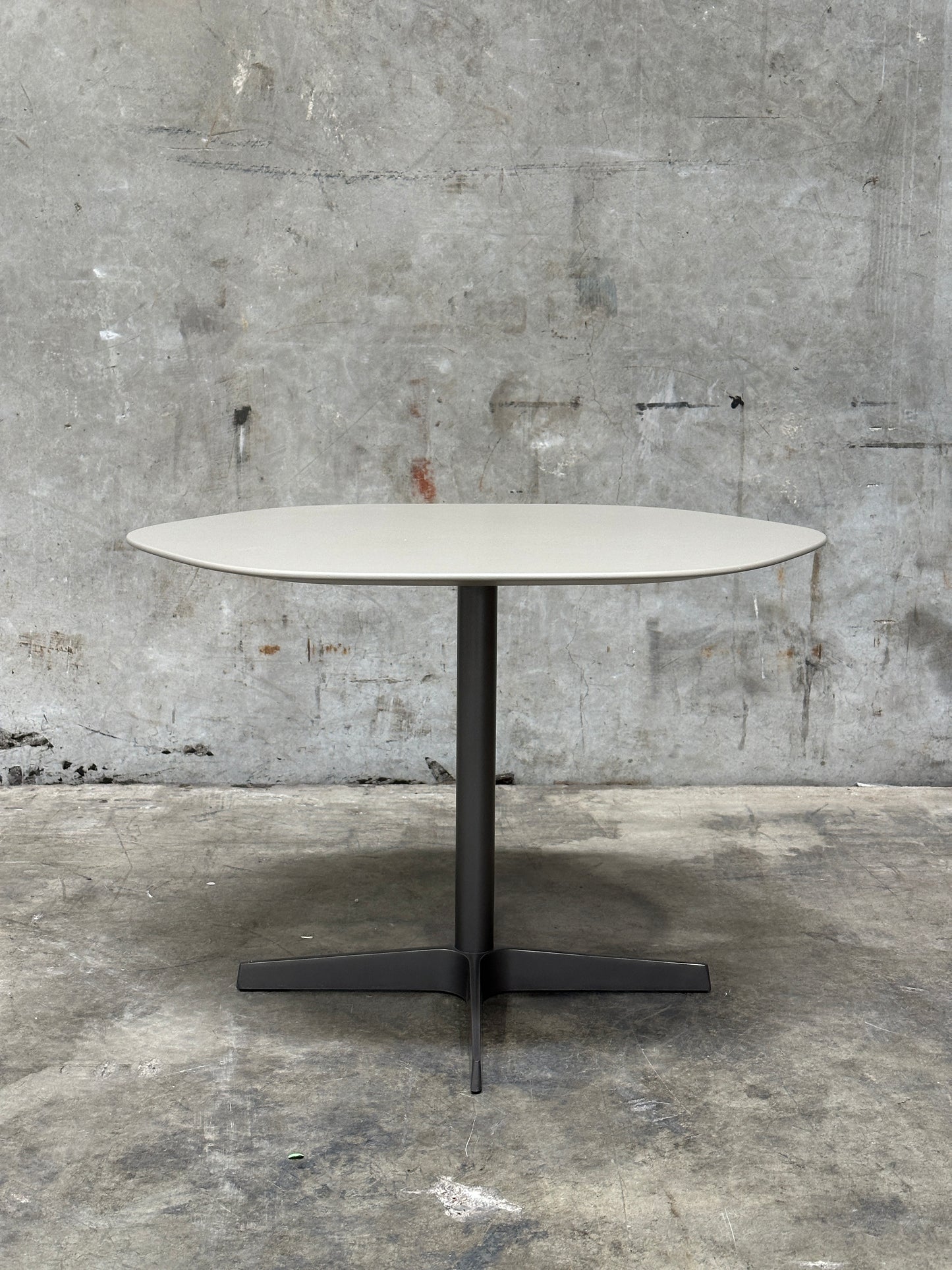 Resource Furniture Nuvola Side Table, White Lacquer Cloud Top, Pedestal