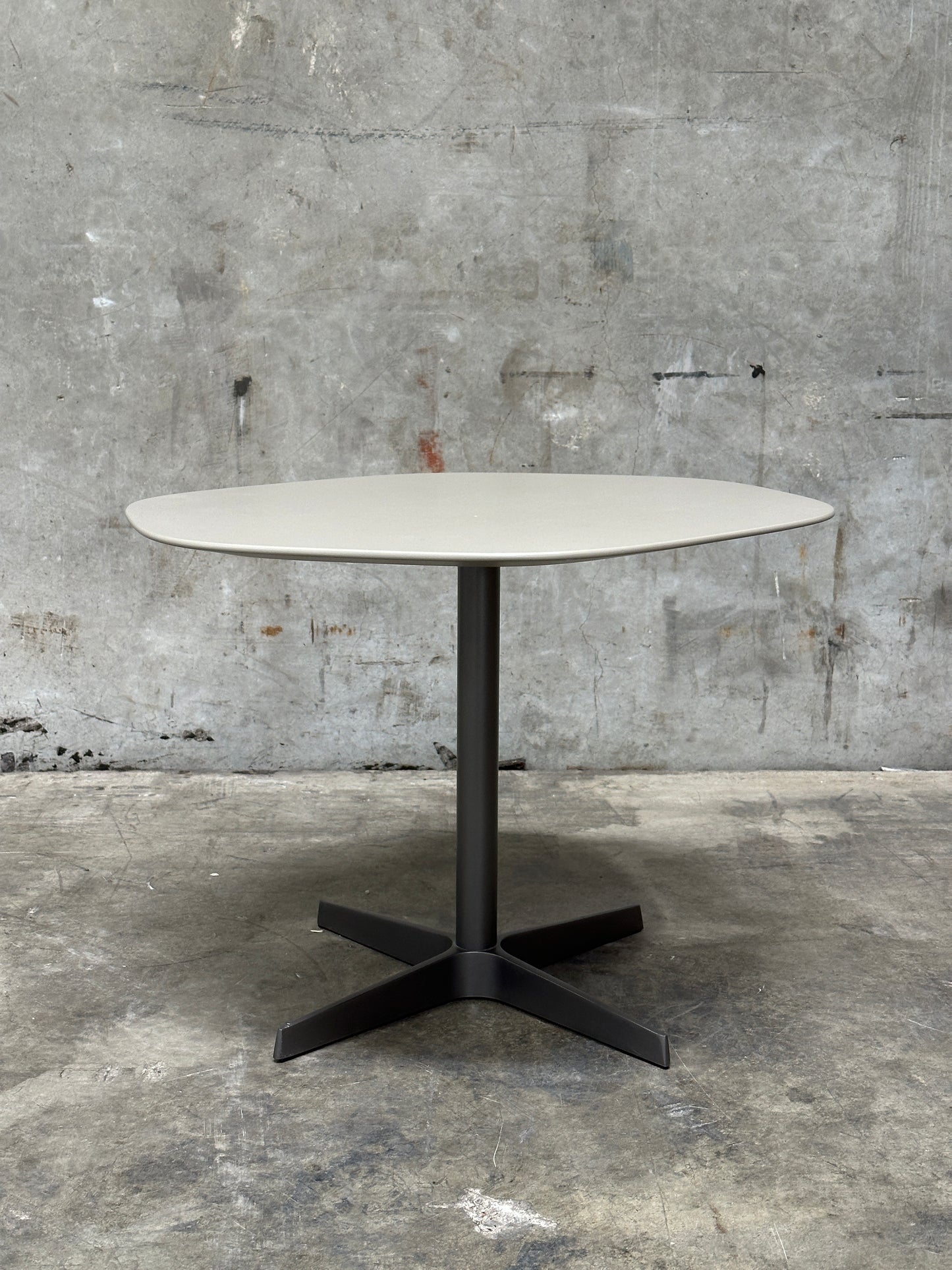 Resource Furniture Nuvola Side Table, White Lacquer Cloud Top, Pedestal