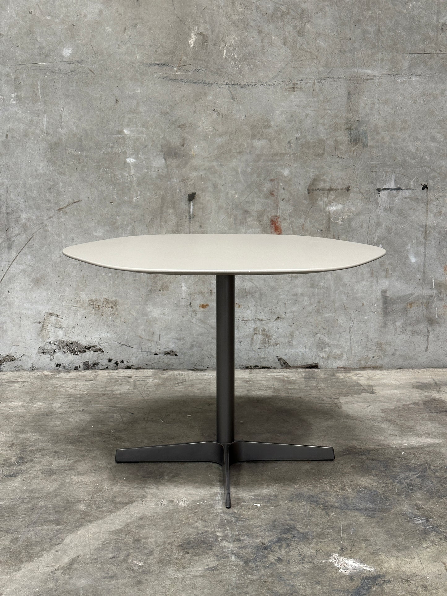 Resource Furniture Nuvola Side Table, White Lacquer Cloud Top, Pedestal
