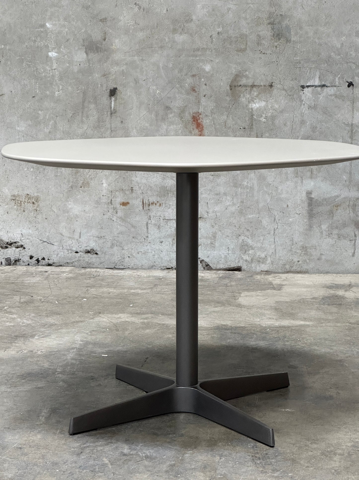 Resource Furniture Nuvola Side Table, White Lacquer Cloud Top, Pedestal