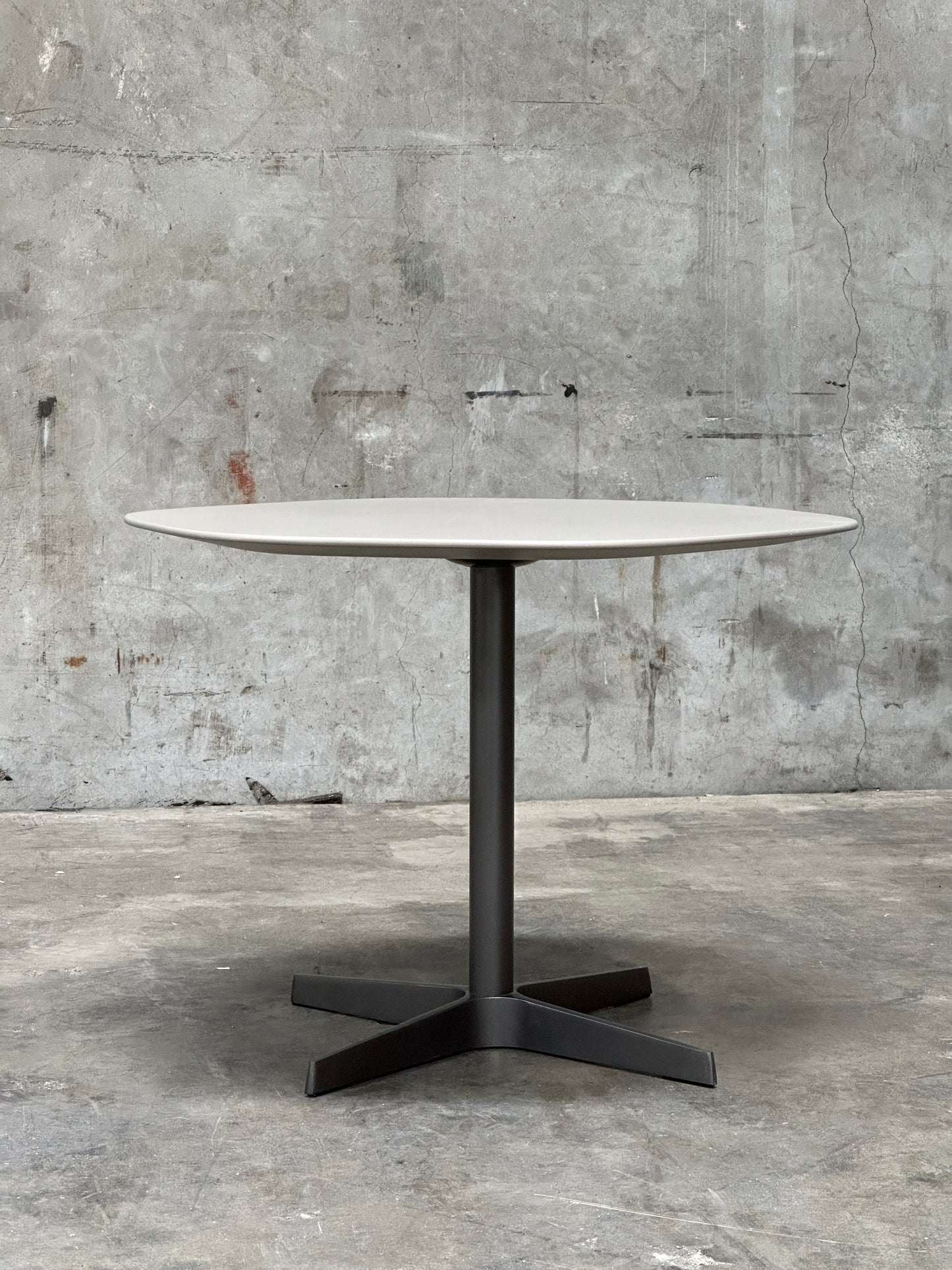 Resource Furniture Nuvola Side Table, White Lacquer Cloud Top, Pedestal